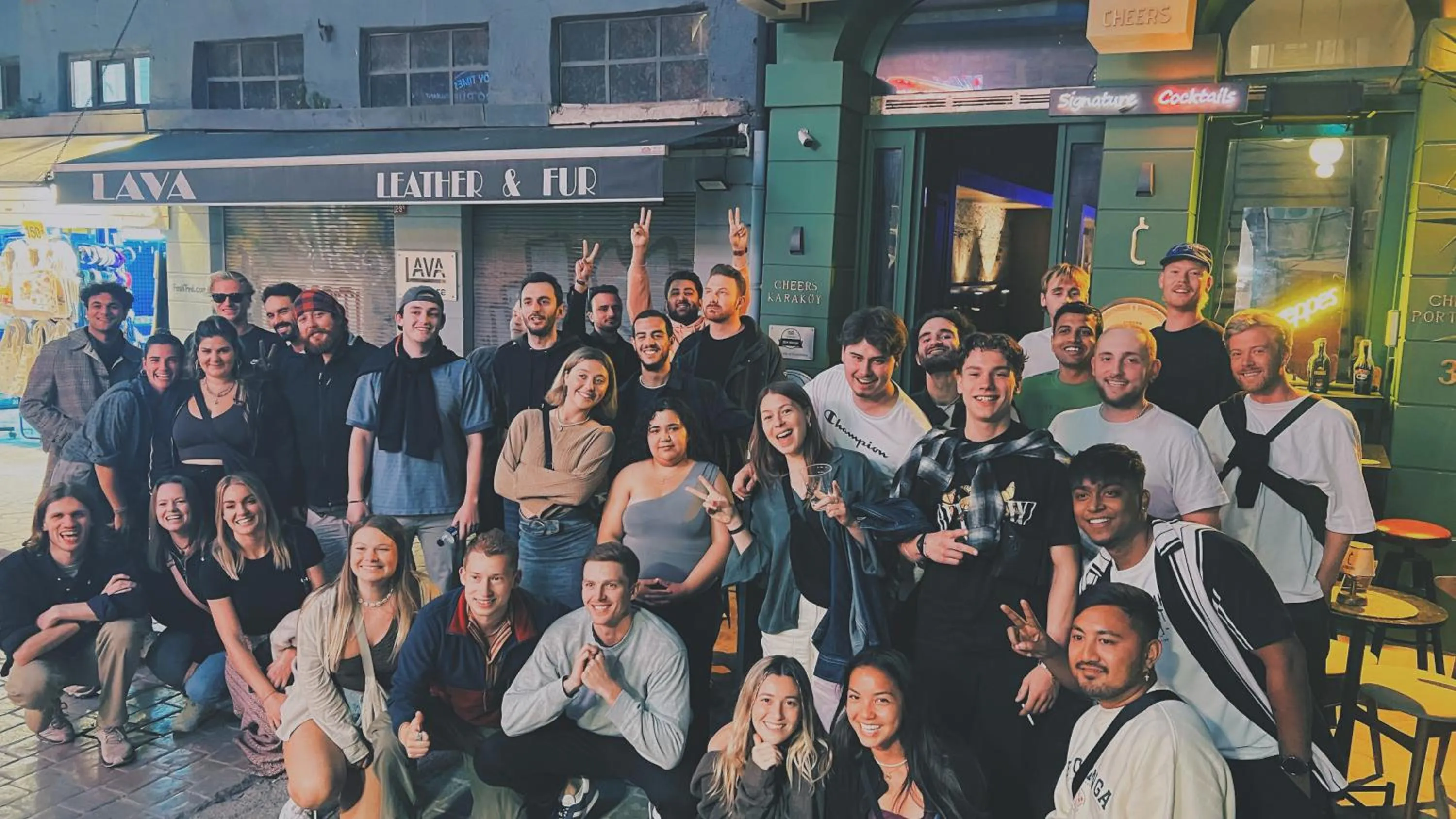 Cheers Midtown Hostel