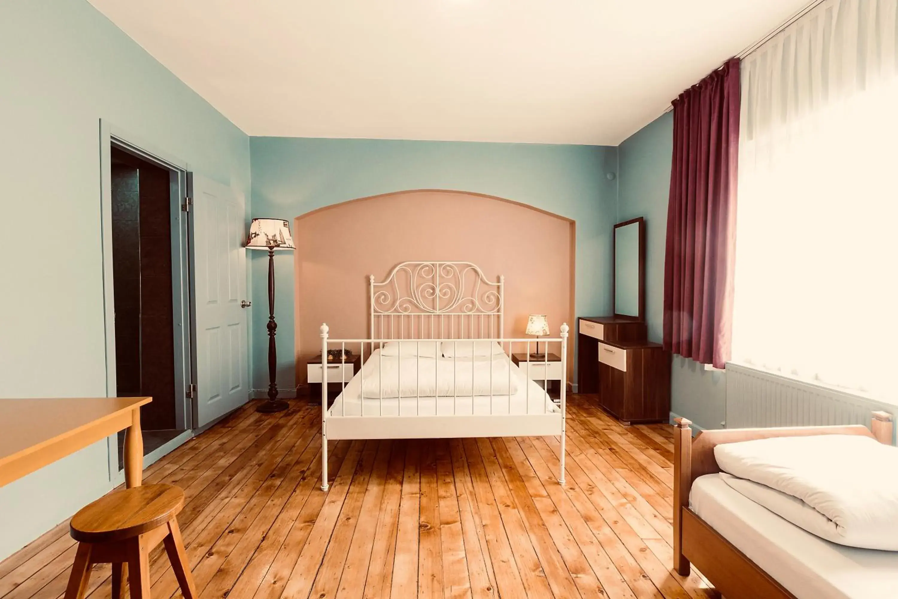 Deluxe Triple Room with Private Bathroom in Cheers Midtown Hostel Deluxe Triple Room with Private Bathroom in Cheers Midtown Hostel