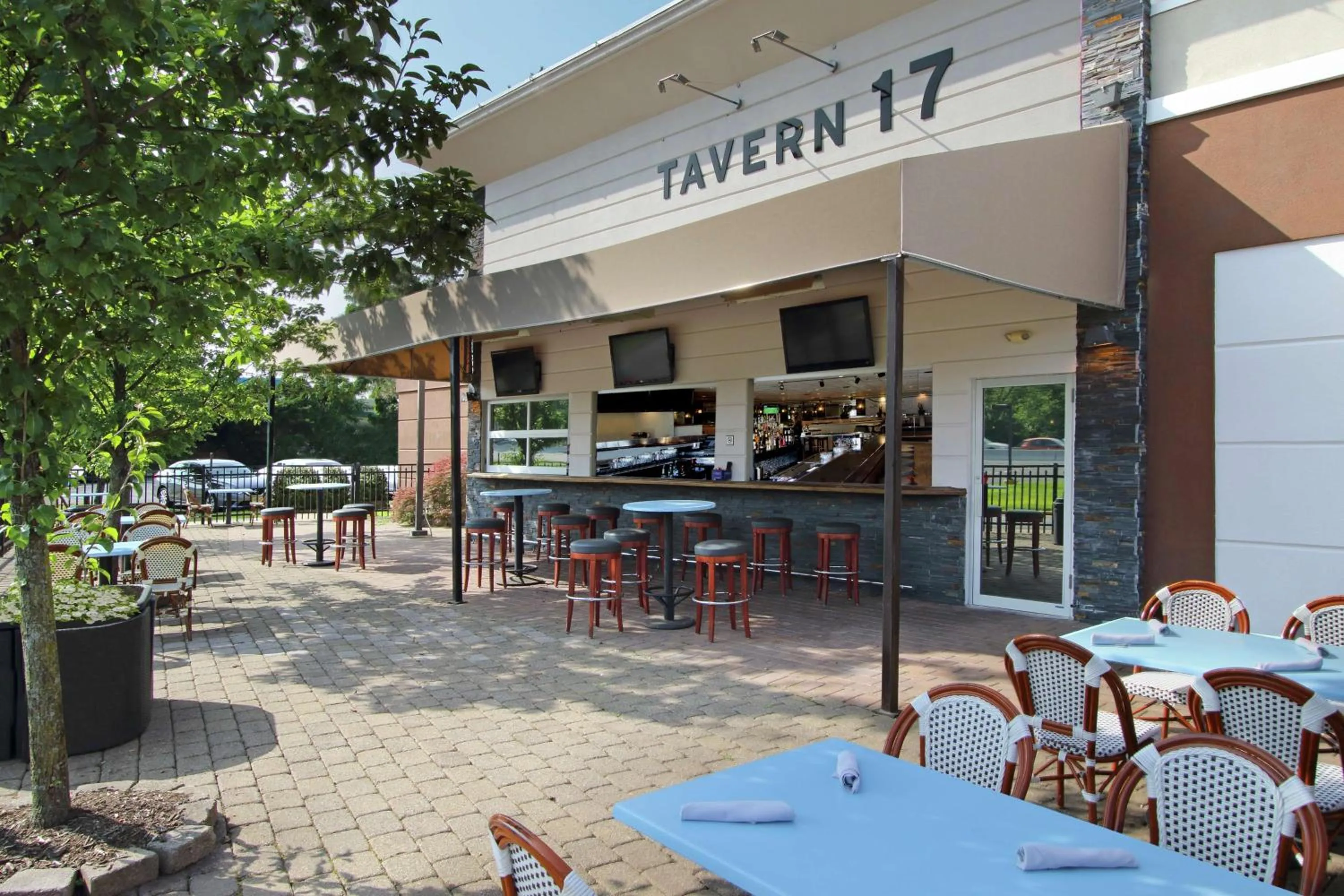 Restaurant/places to eat in DoubleTree by Hilton Mahwah