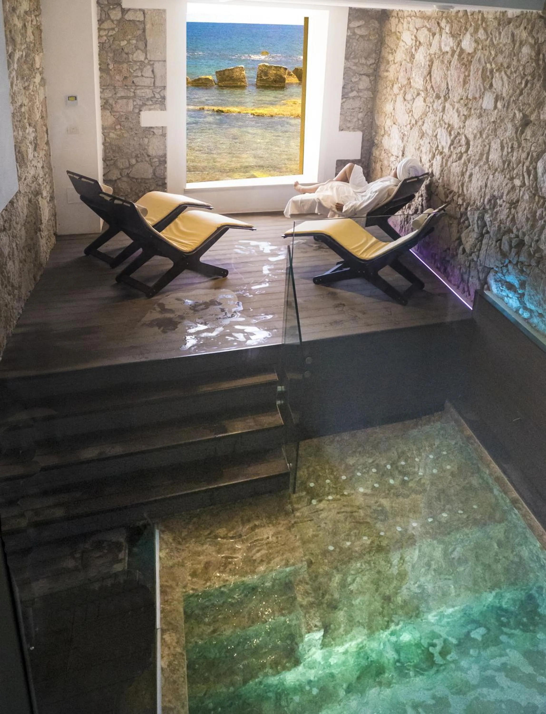 Massage in Re Dionisio Luxury Suites