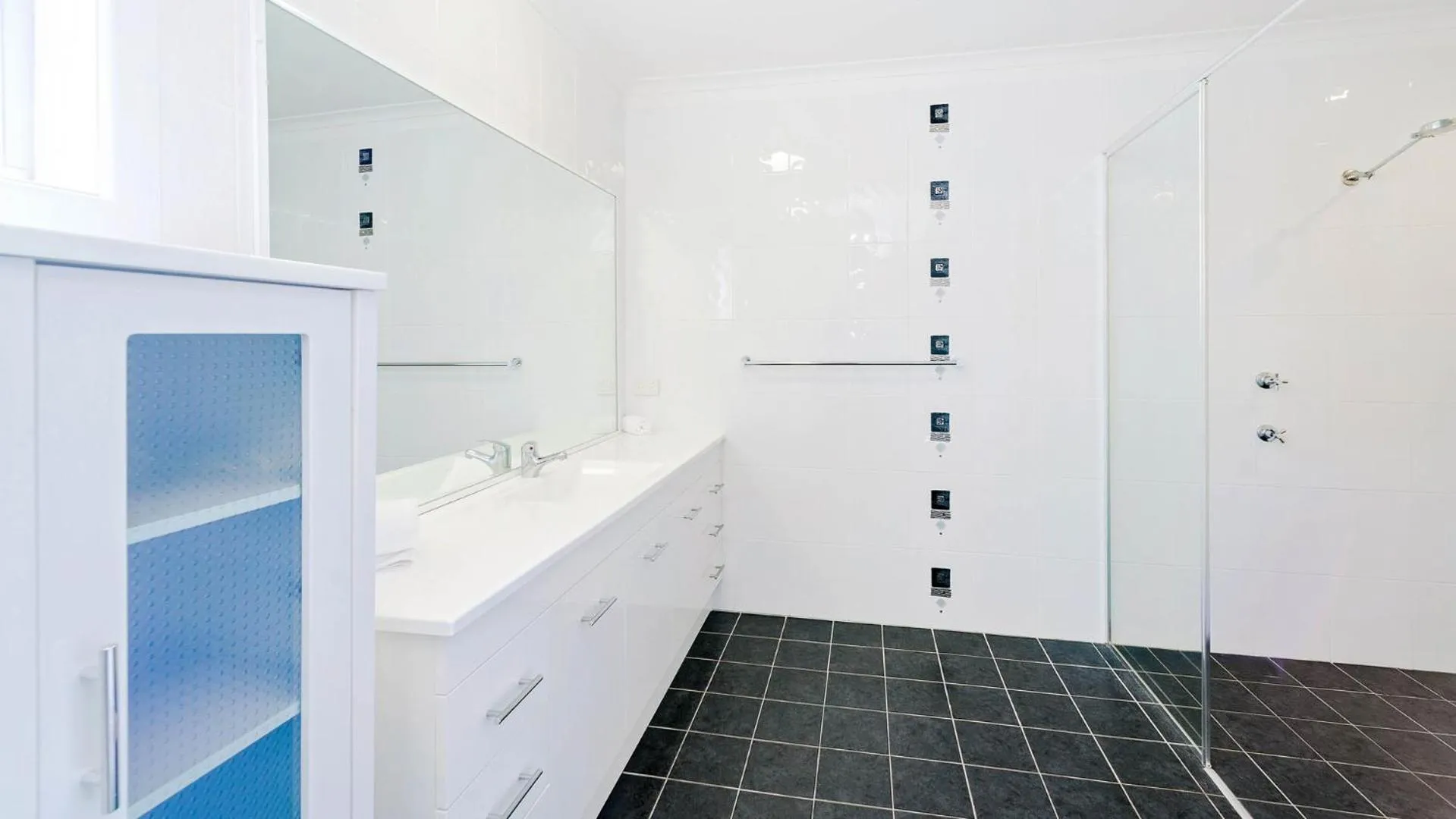 Bathroom in Adrift Apartments Yamba