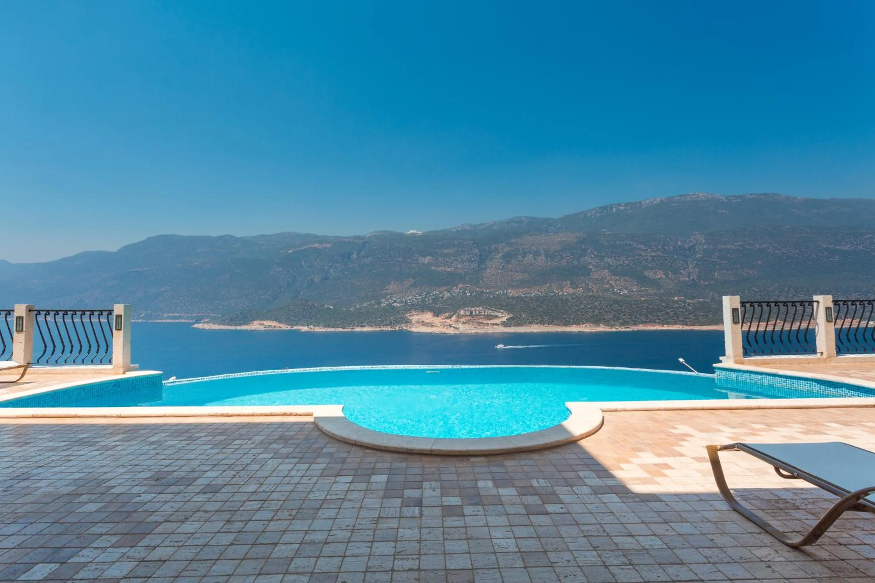 Pool view in Hillcity Hotel