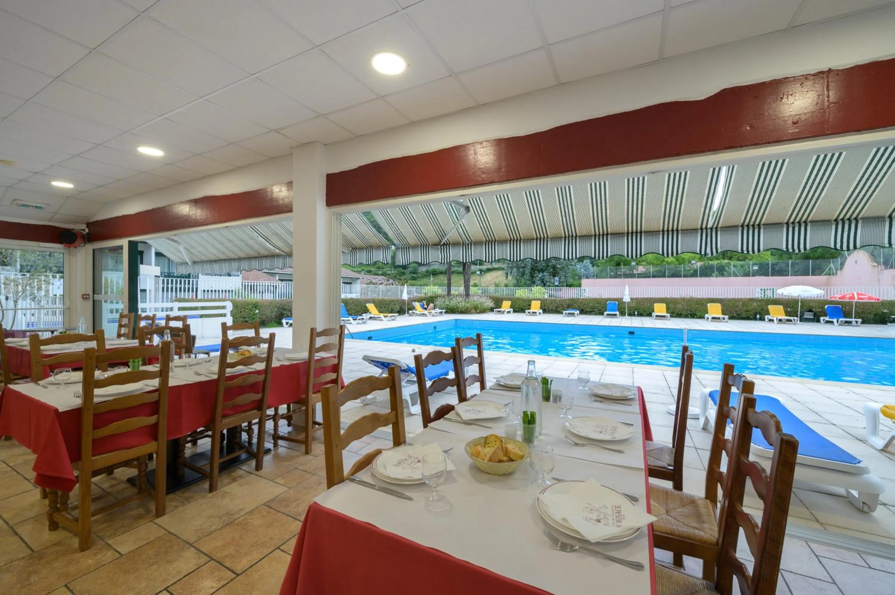 Restaurant/places to eat in Village Club Le Saint Ignace