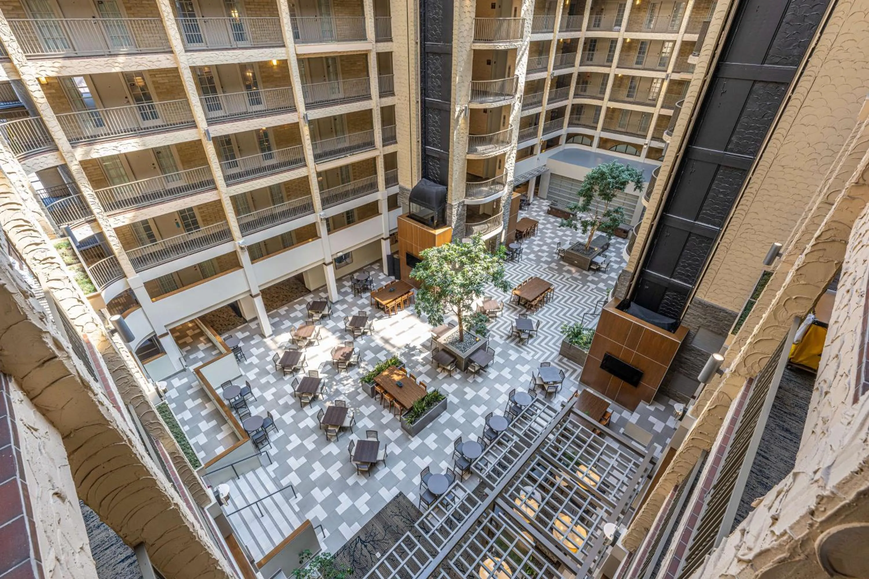 Lobby or reception in Embassy Suites by Hilton Bloomington/Minneapolis