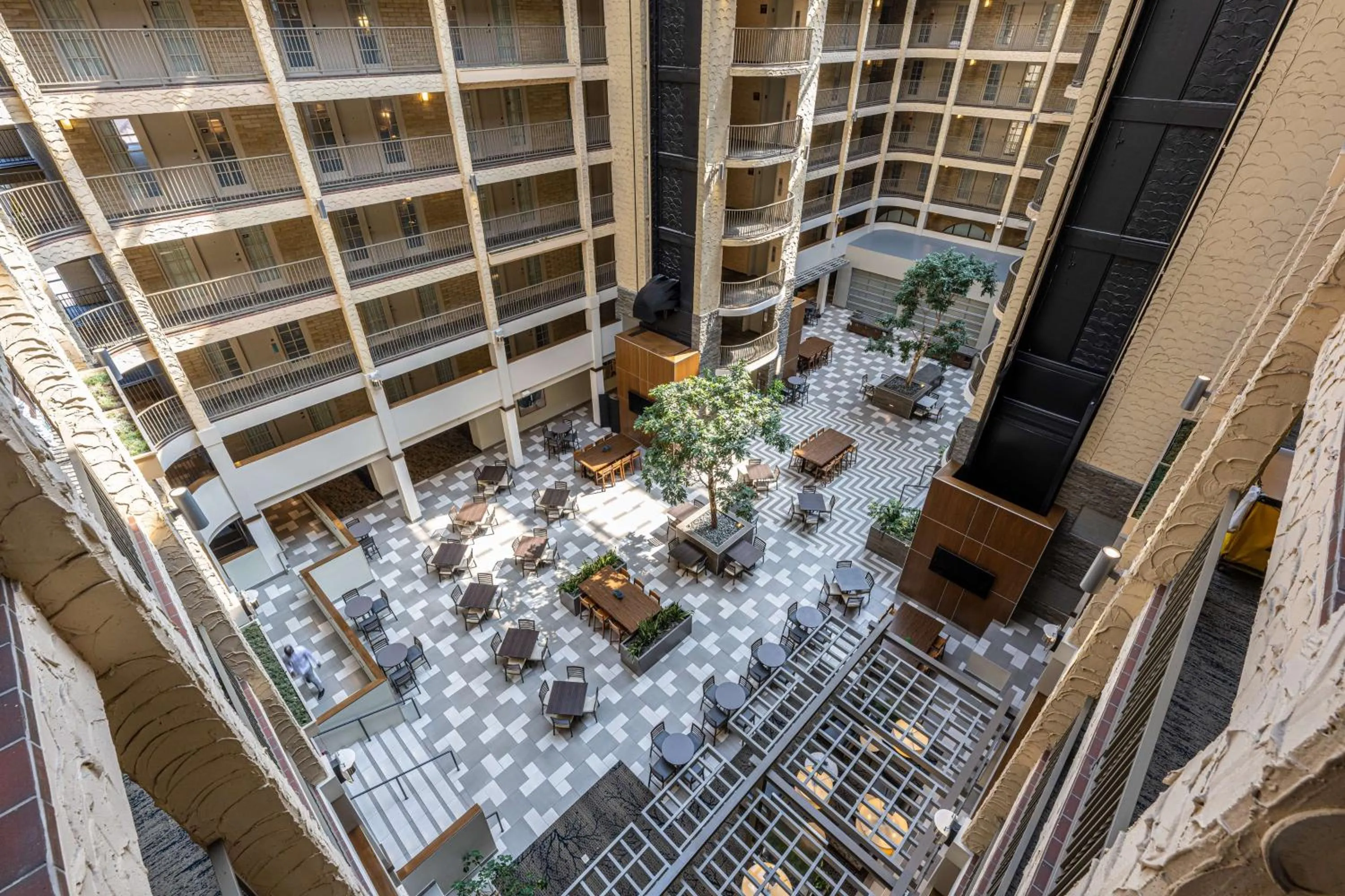 Lobby or reception in Embassy Suites by Hilton Bloomington/Minneapolis