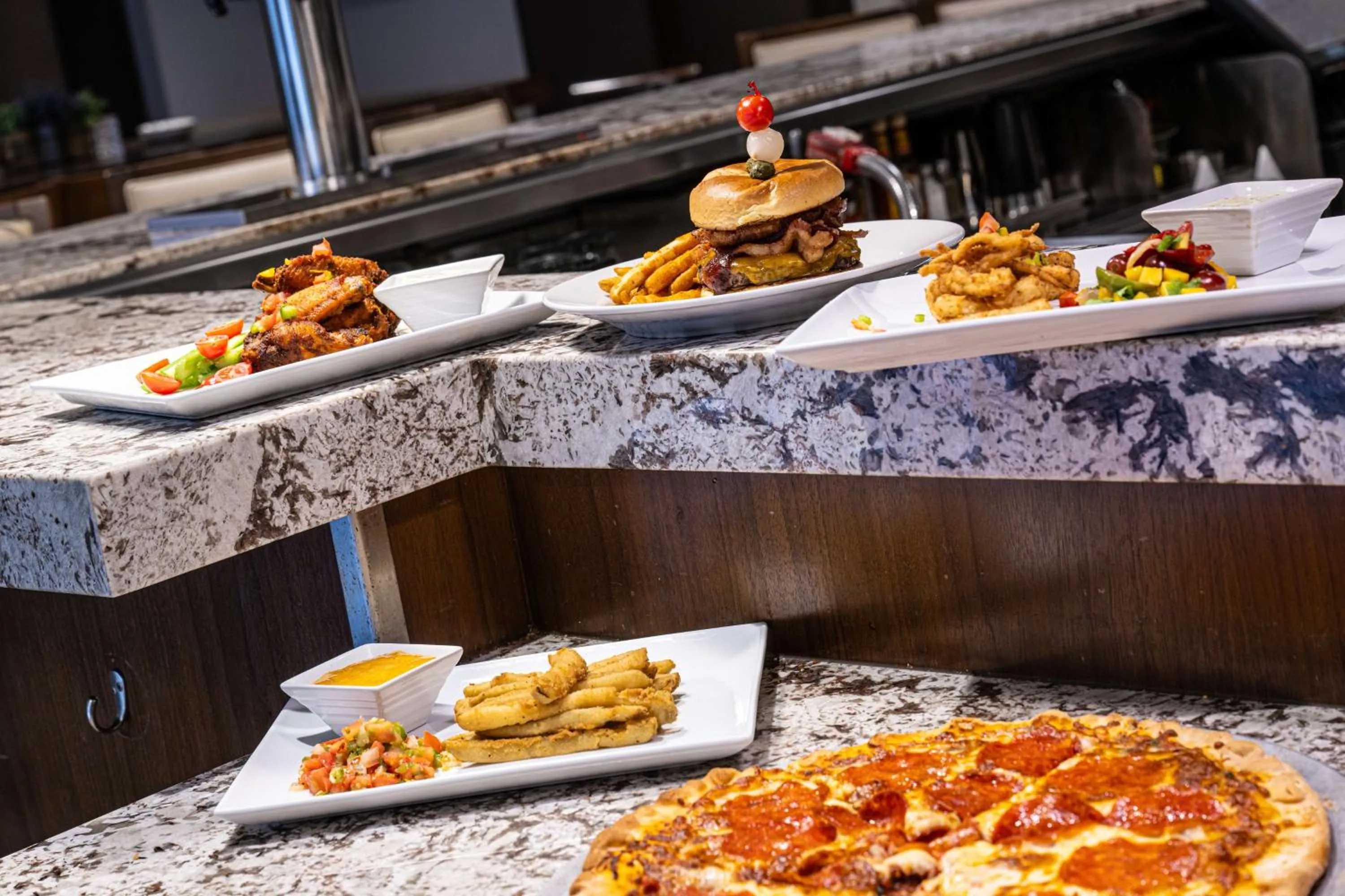 Restaurant/places to eat in Embassy Suites by Hilton Bloomington/Minneapolis