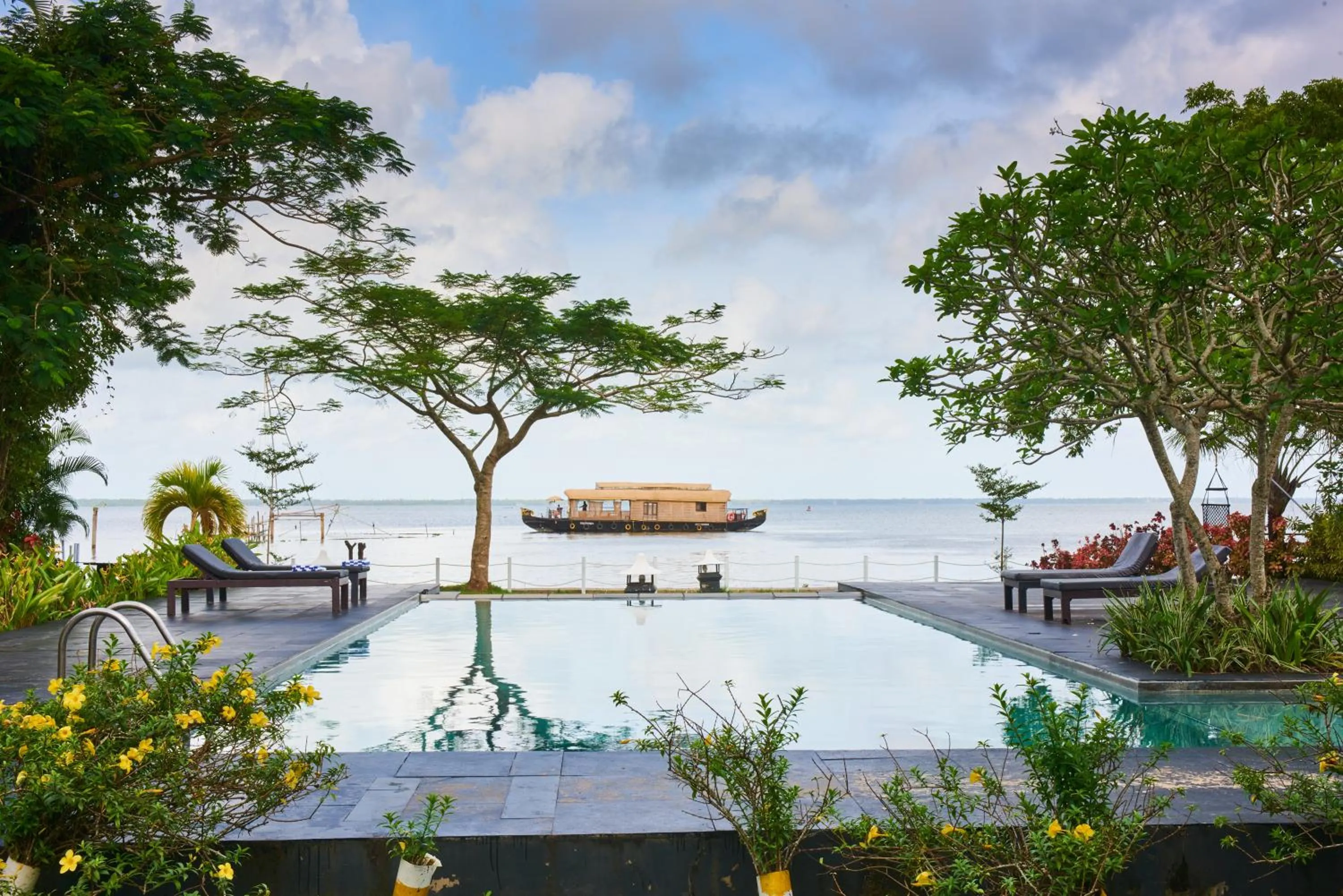 Deshadan Backwater Resort - The best sunrise view