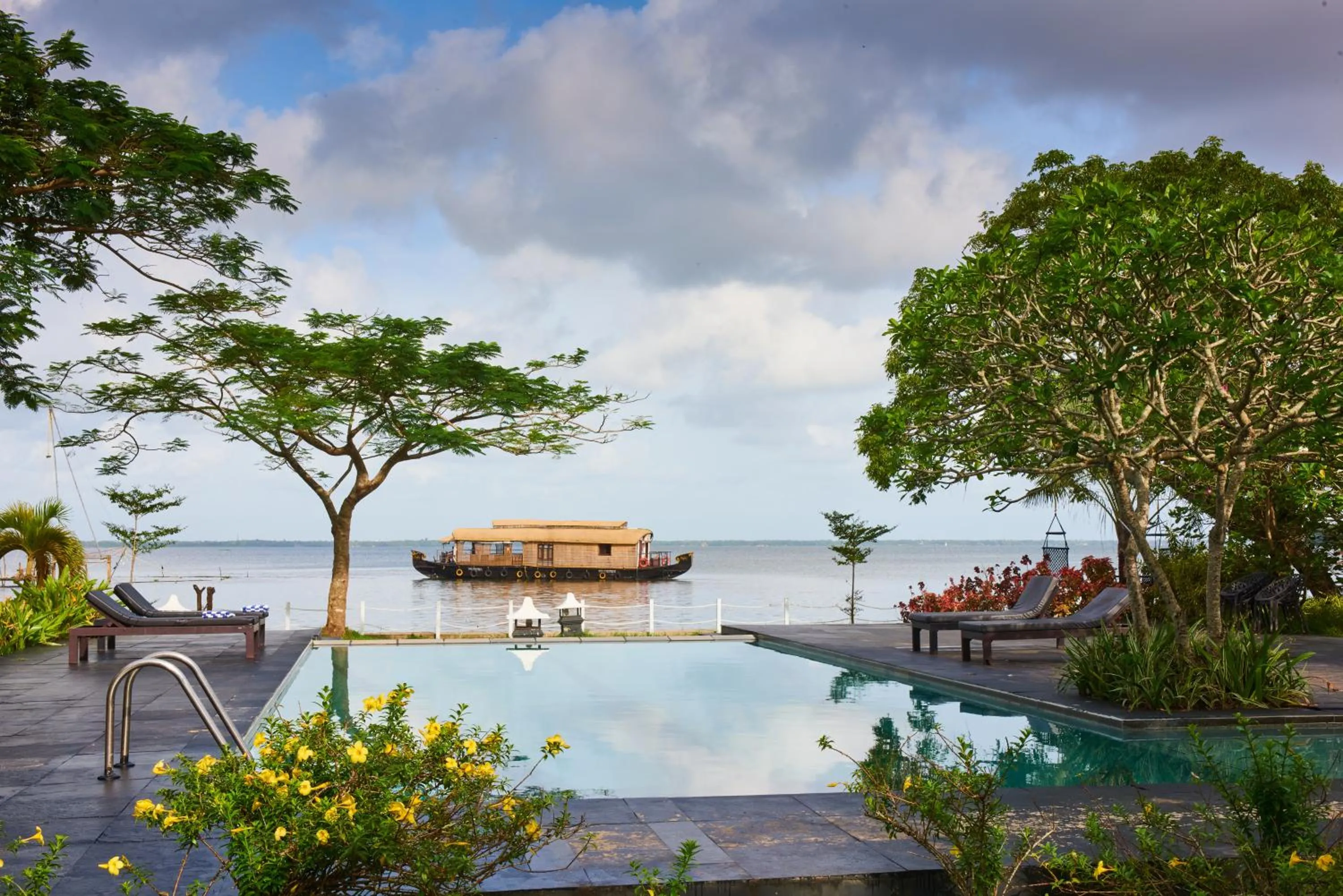 Deshadan Backwater Resort - The best sunrise view