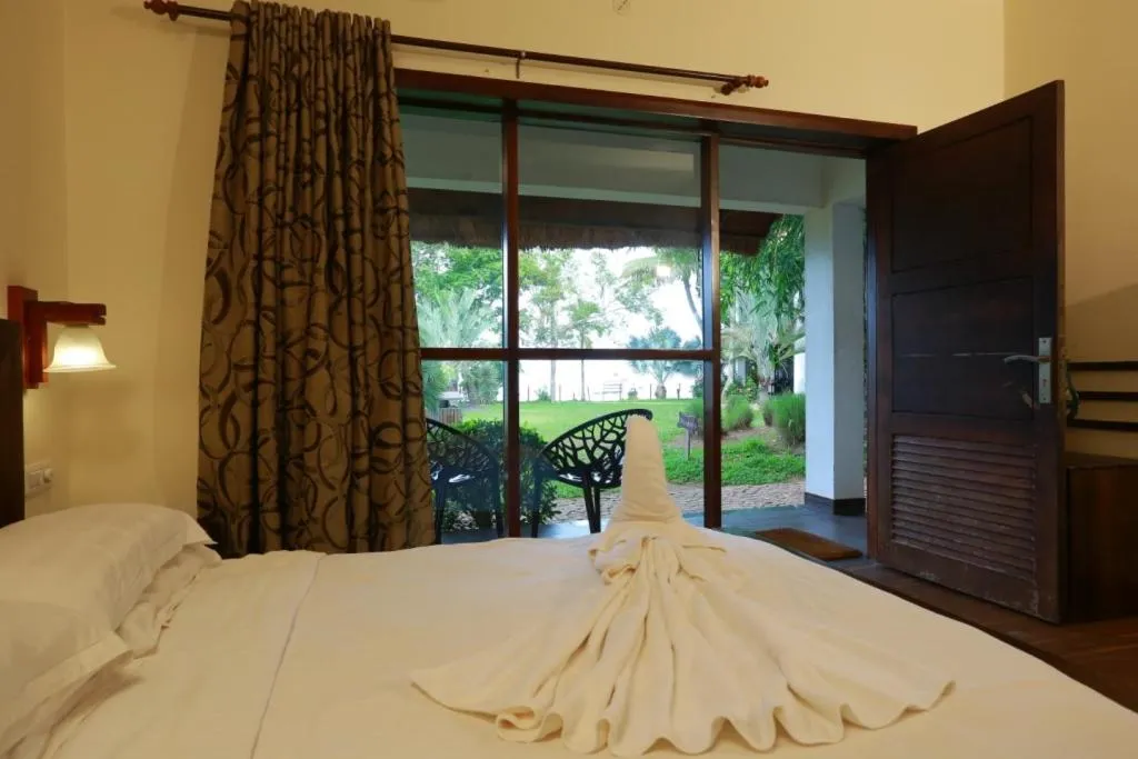 Bedroom, Bed in Deshadan Backwater Resort - The best sunrise view