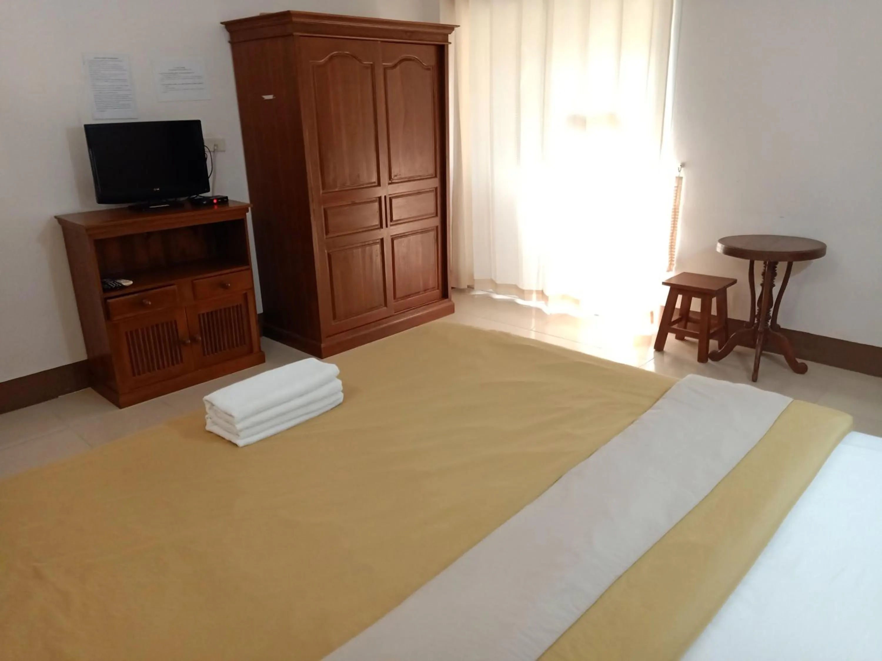 TV and multimedia, Bed in Phumchan Place Hotel