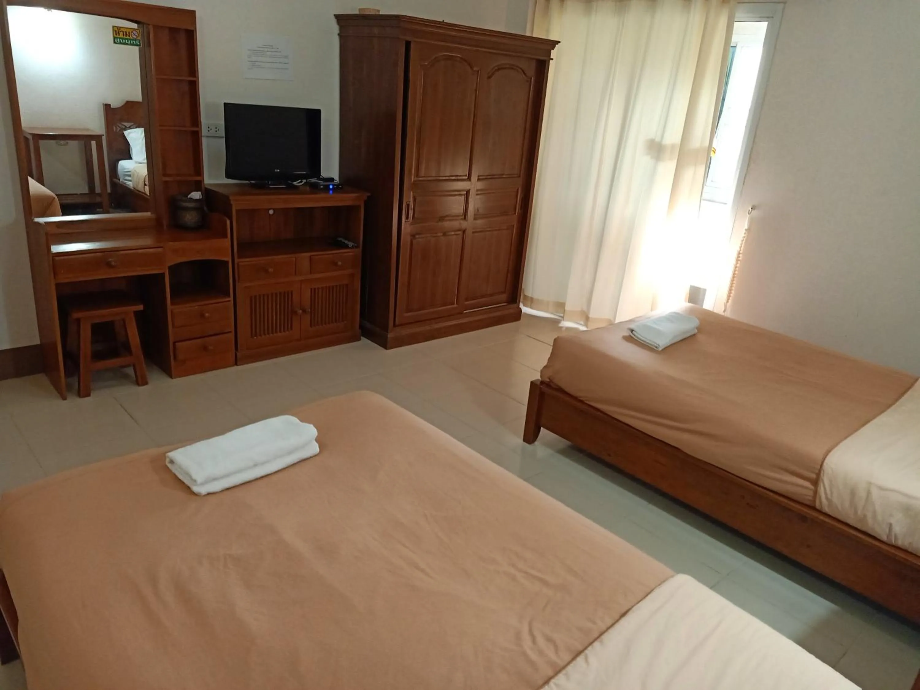 TV and multimedia, Bed in Phumchan Place Hotel