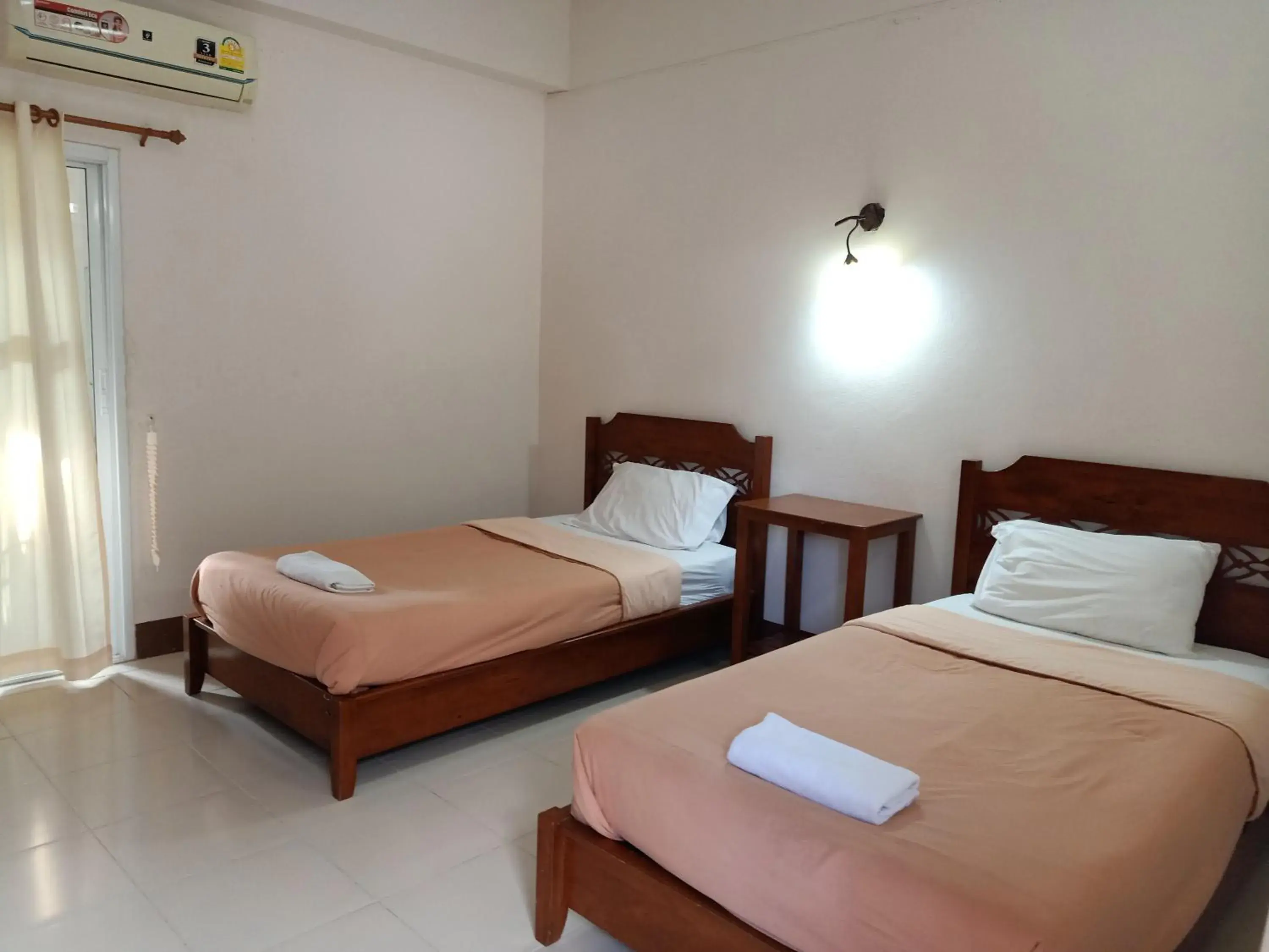 Superior Twin Room in Phumchan Place Hotel Superior Twin Room in Phumchan Place Hotel