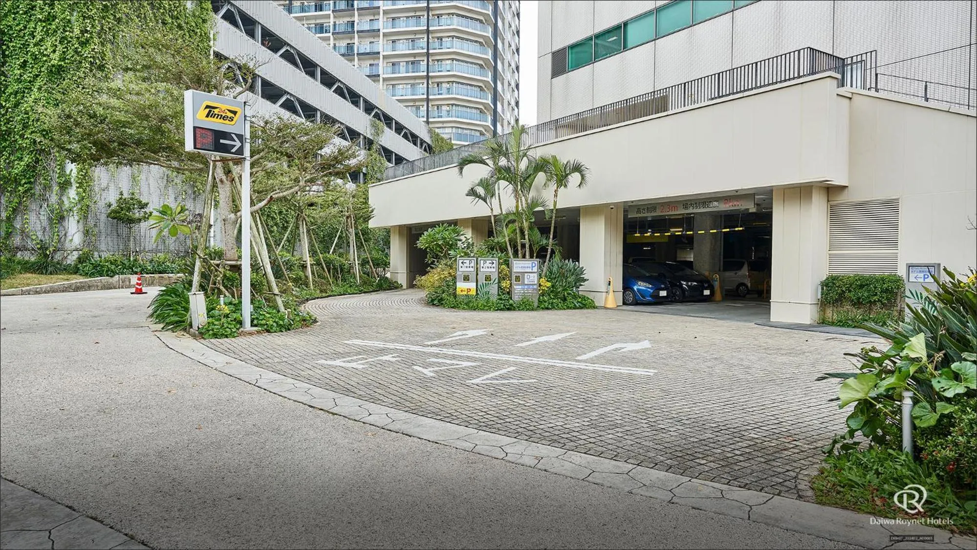Parking in Daiwa Roynet Hotel Naha Omoromachi