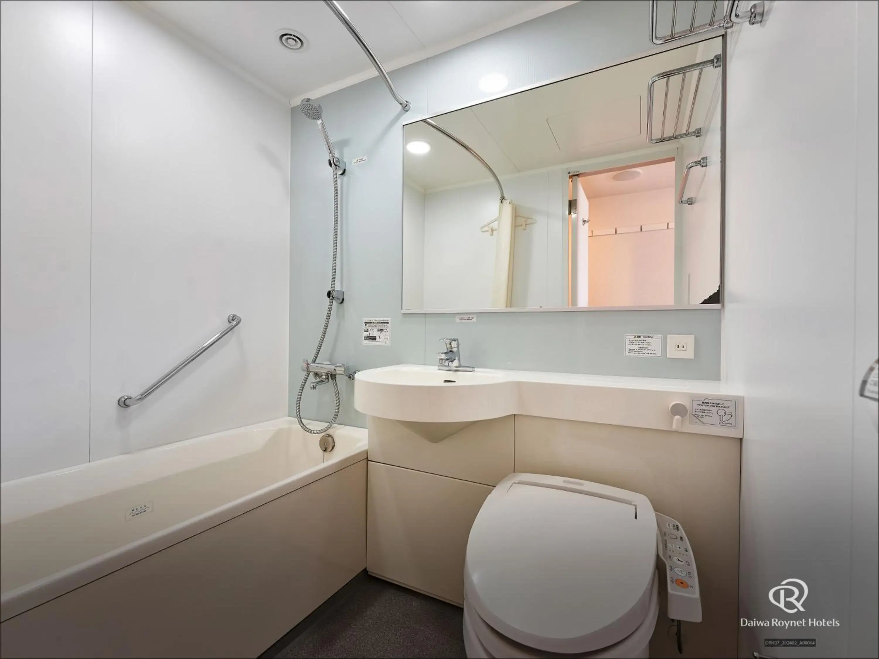 Superior Twin Room - Smoking in Daiwa Roynet Hotel Naha Omoromachi Superior Twin Room - Smoking in Daiwa Roynet Hotel Naha Omoromachi