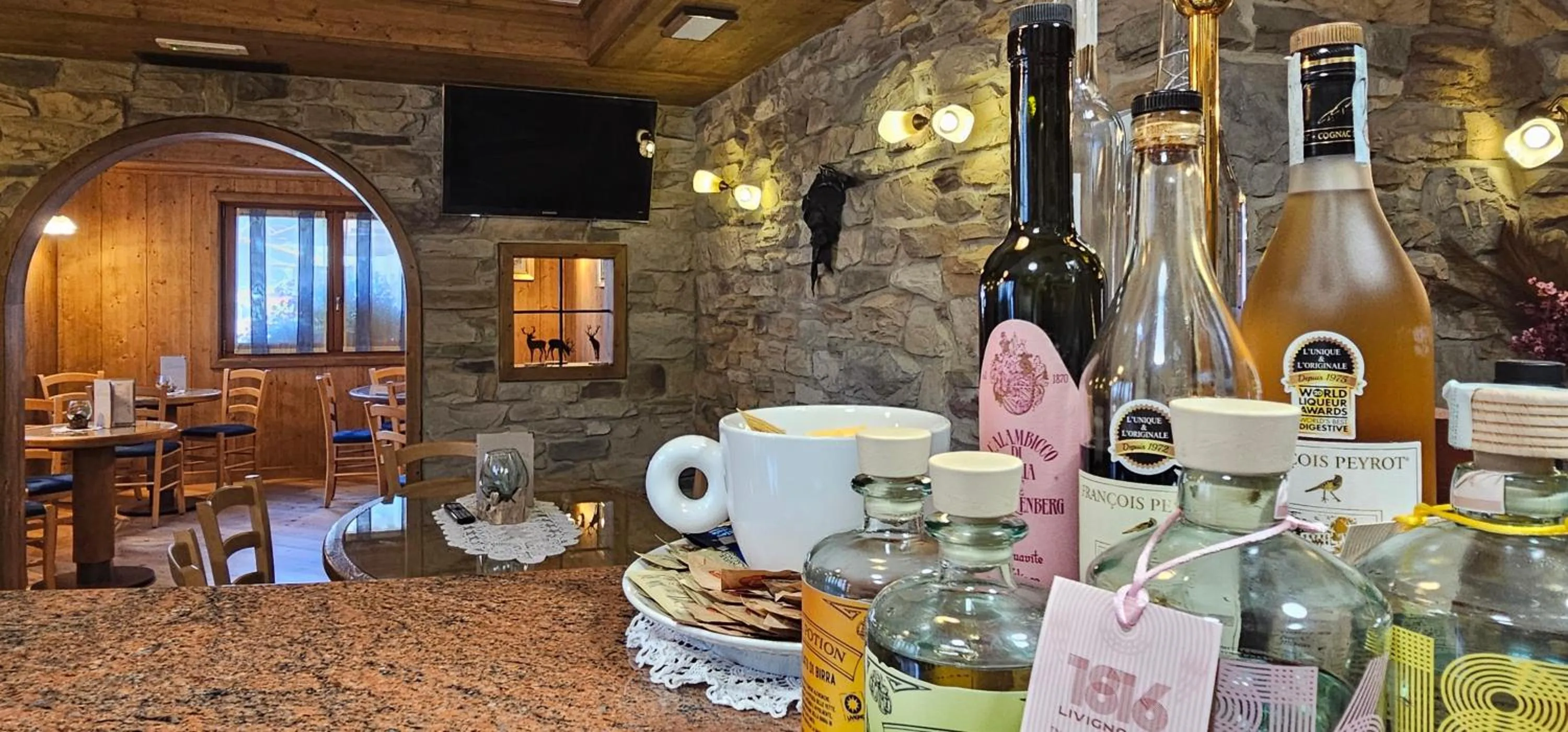 Lounge or bar in Albergo Alpenrose
