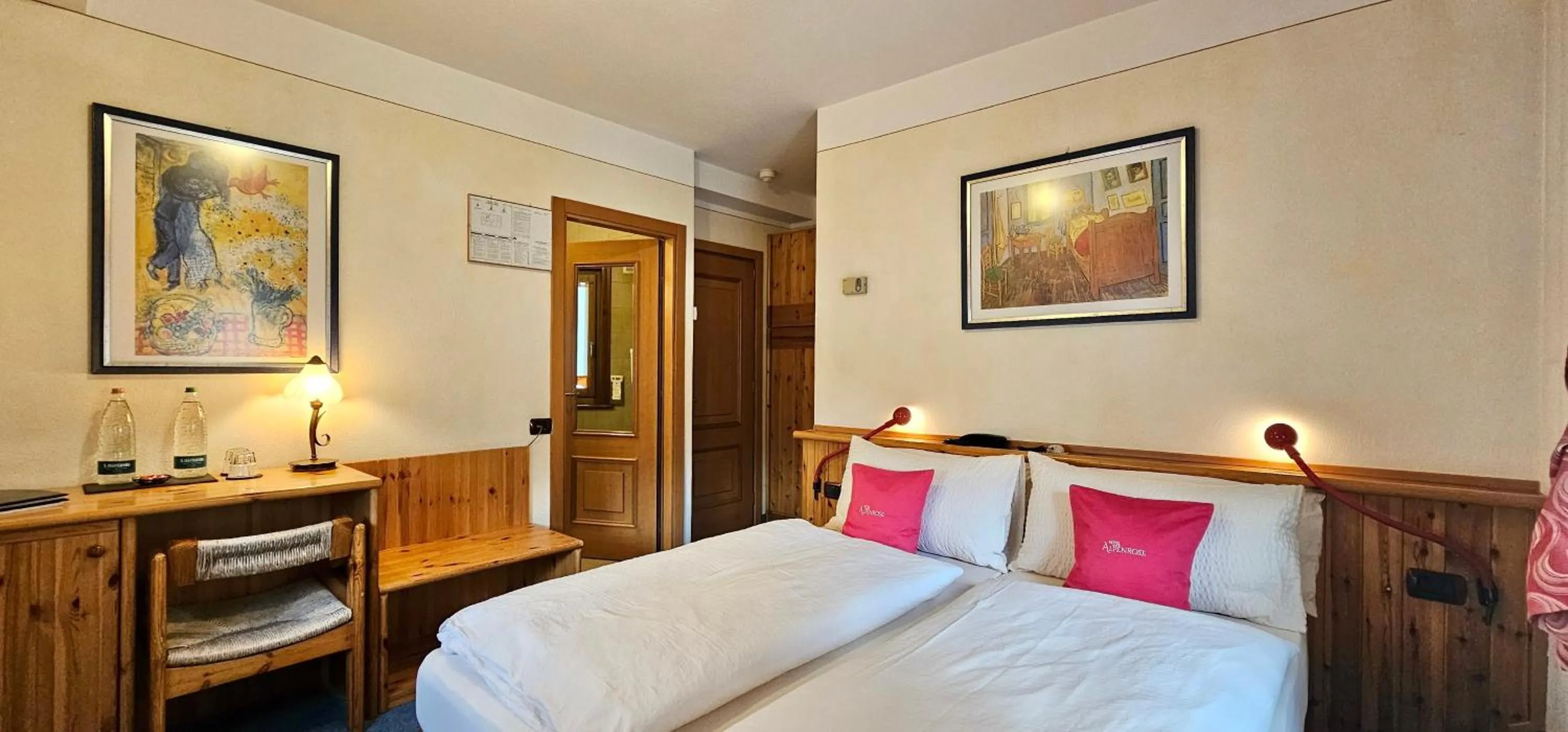 Bedroom, Bed in Albergo Alpenrose