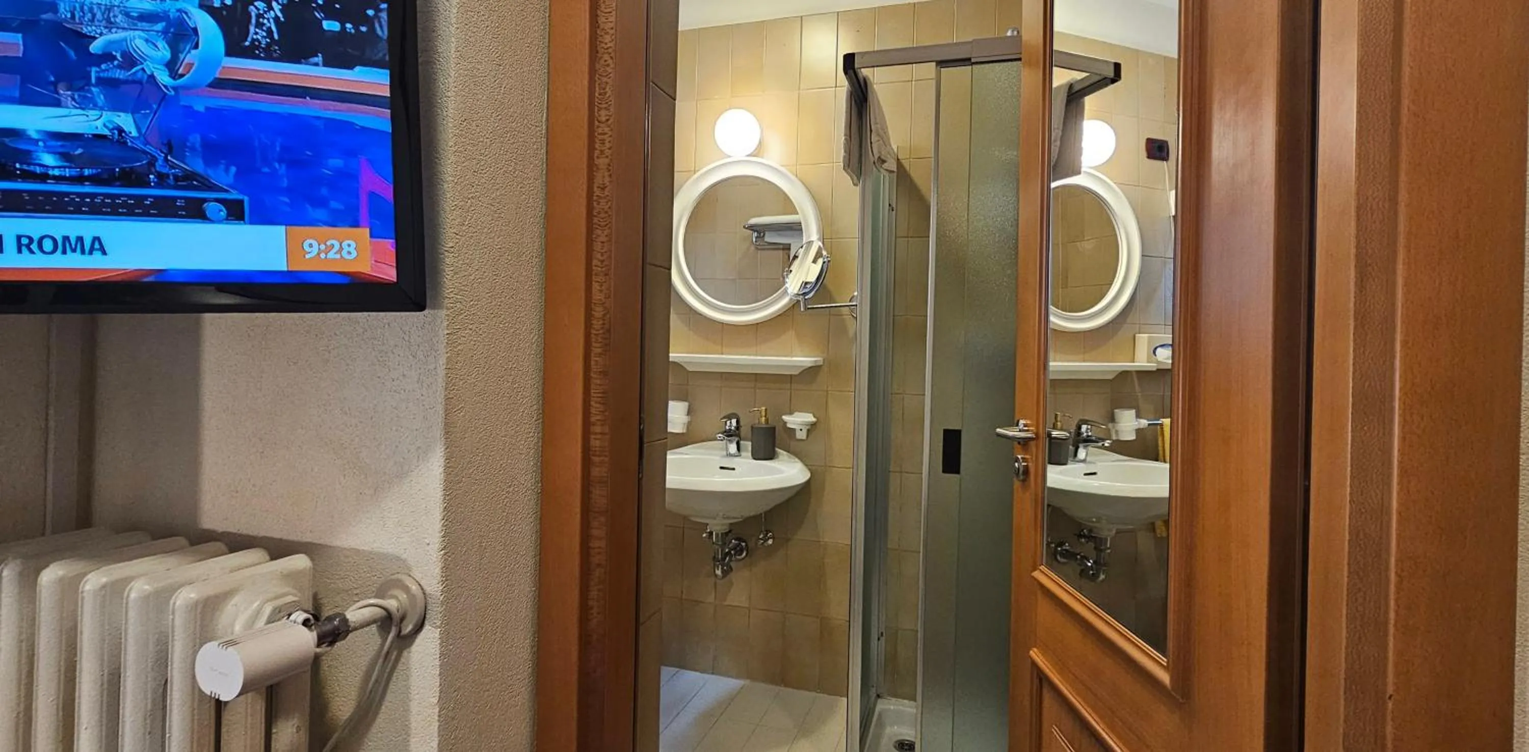 Bathroom in Albergo Alpenrose