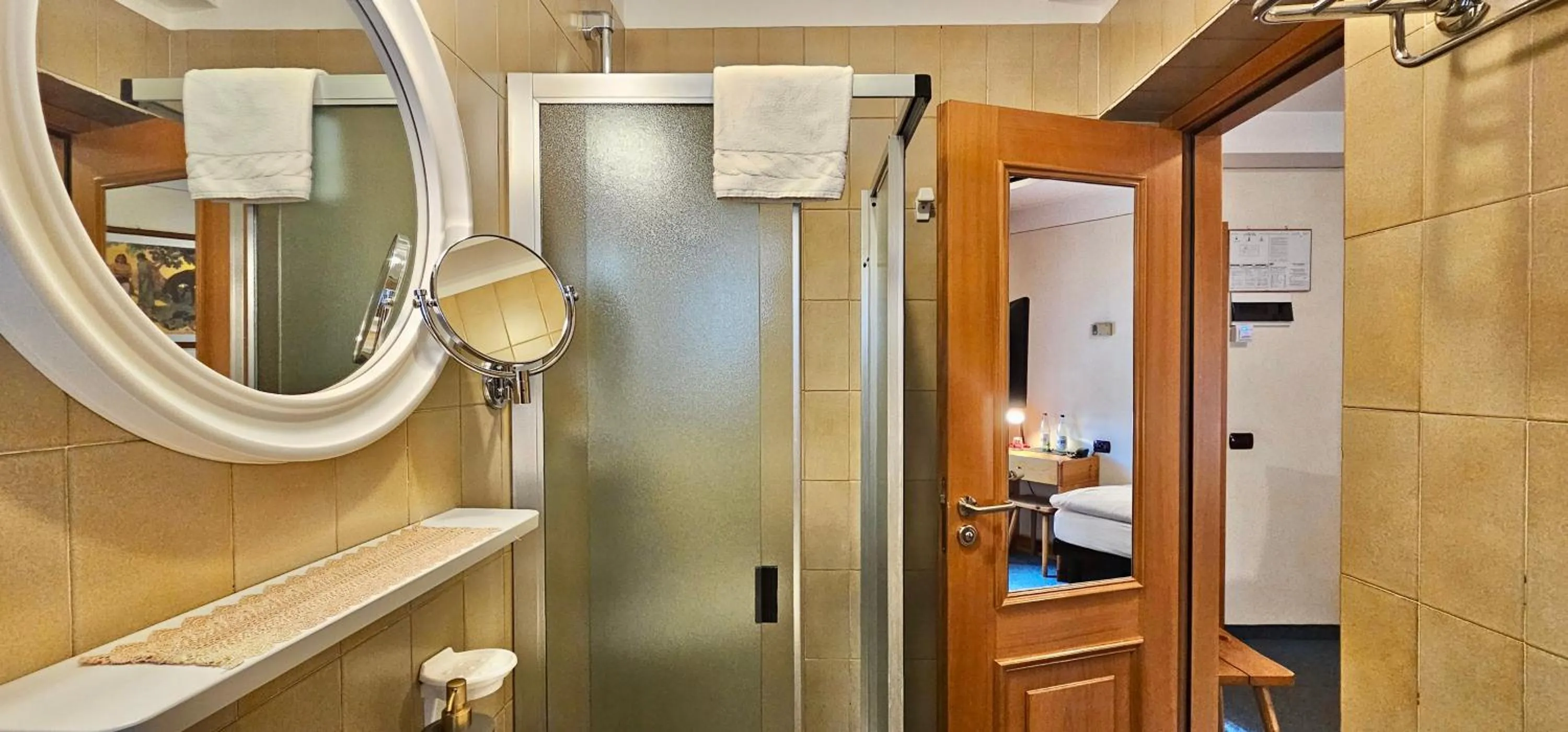 Bathroom in Albergo Alpenrose