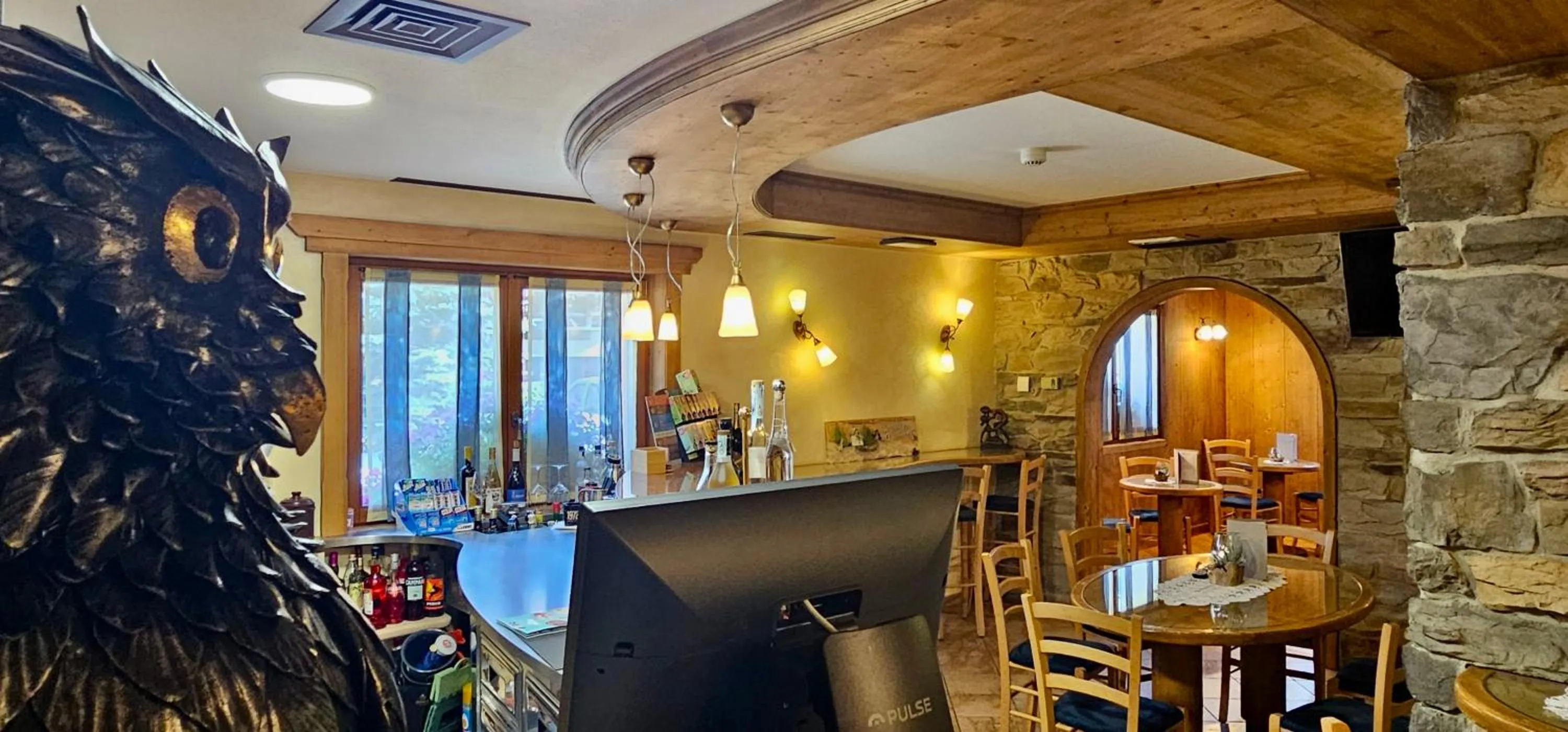 Restaurant/places to eat in Albergo Alpenrose