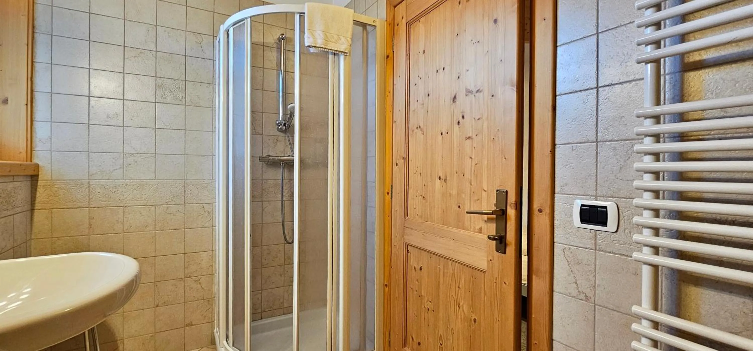 Shower in Albergo Alpenrose