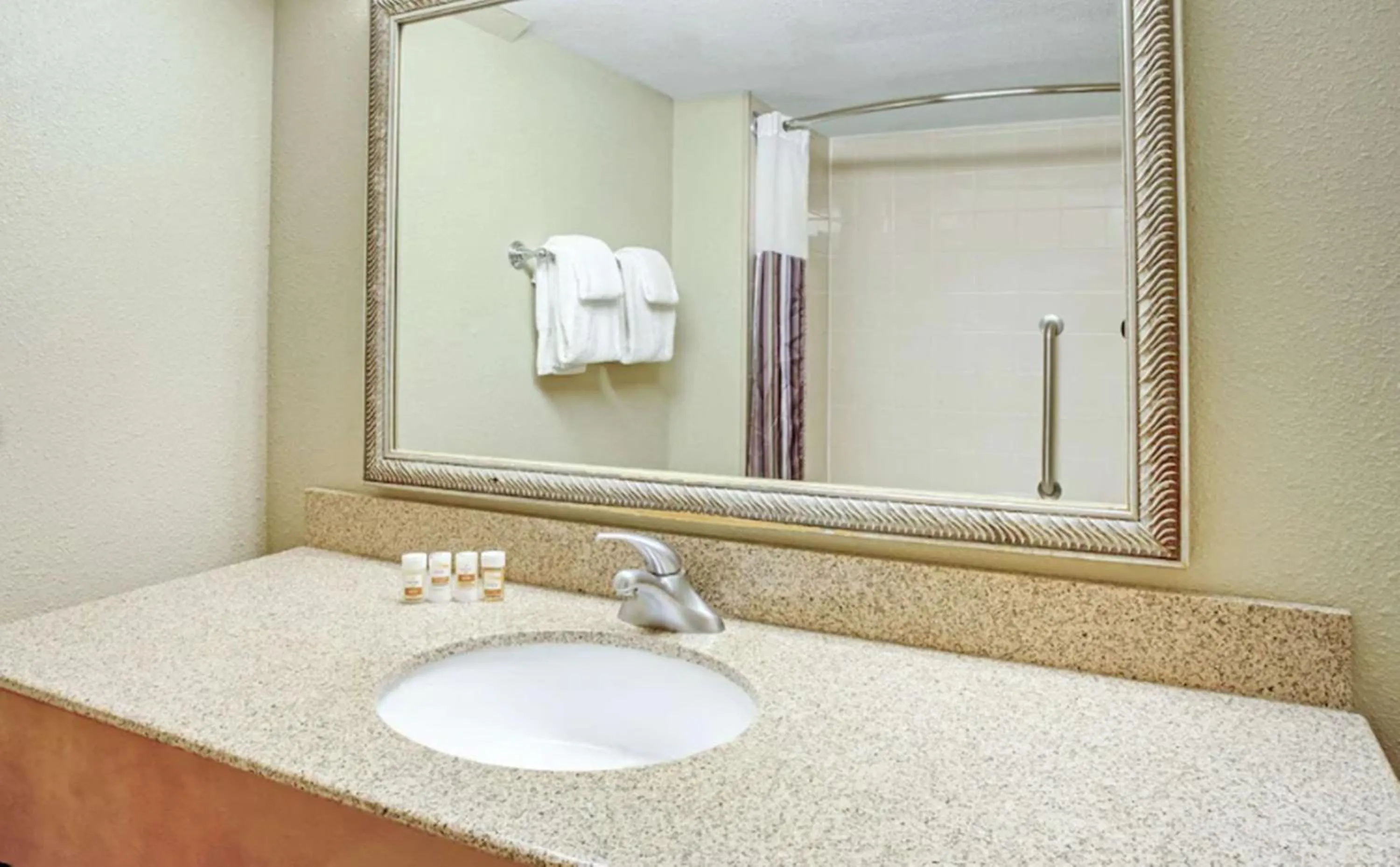 Bathroom in La Quinta by Wyndham Minneapolis-Minnetonka