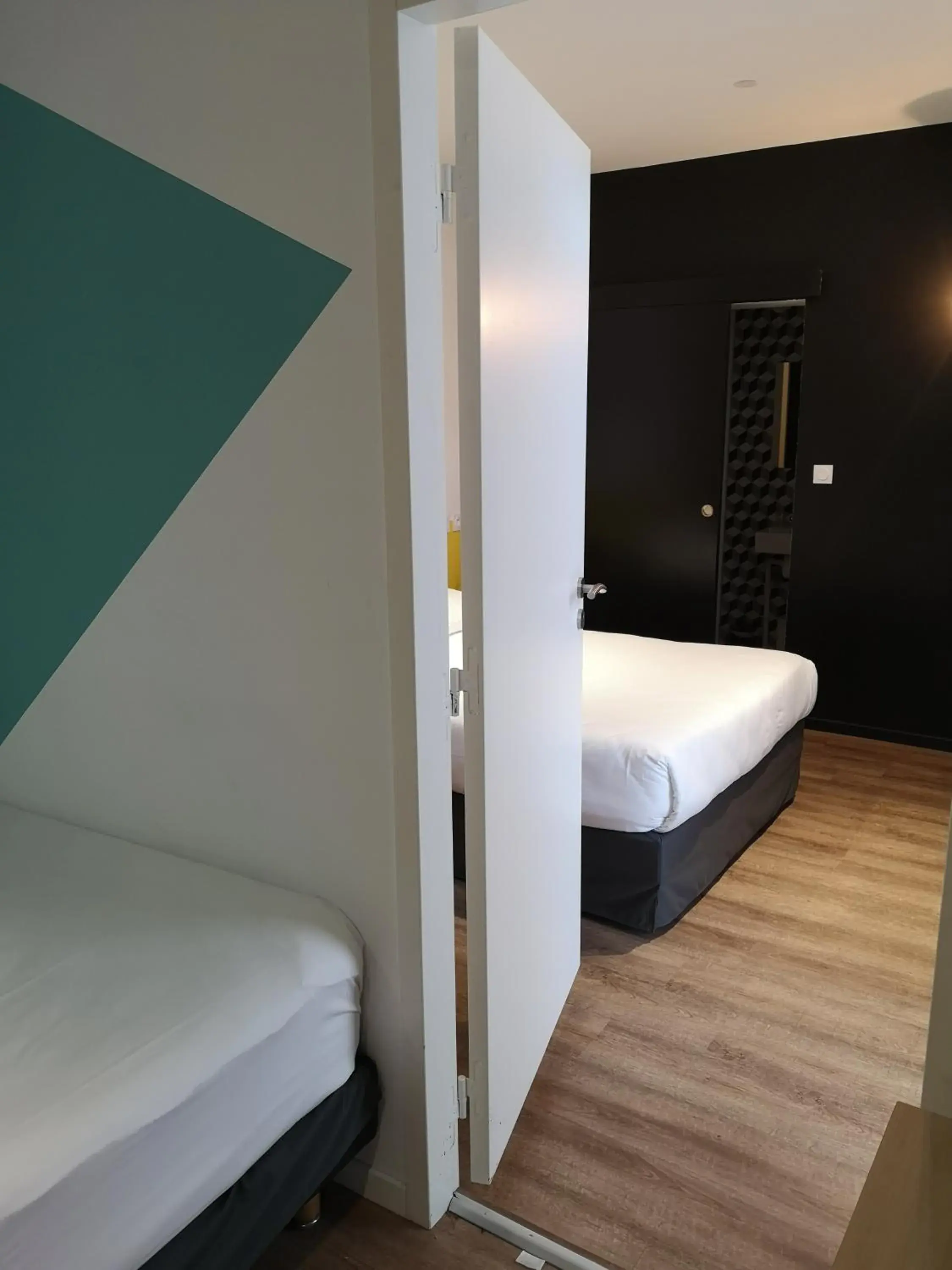 Communicating Rooms in Résidence Little Sévigné Communicating Rooms in Résidence Little Sévigné