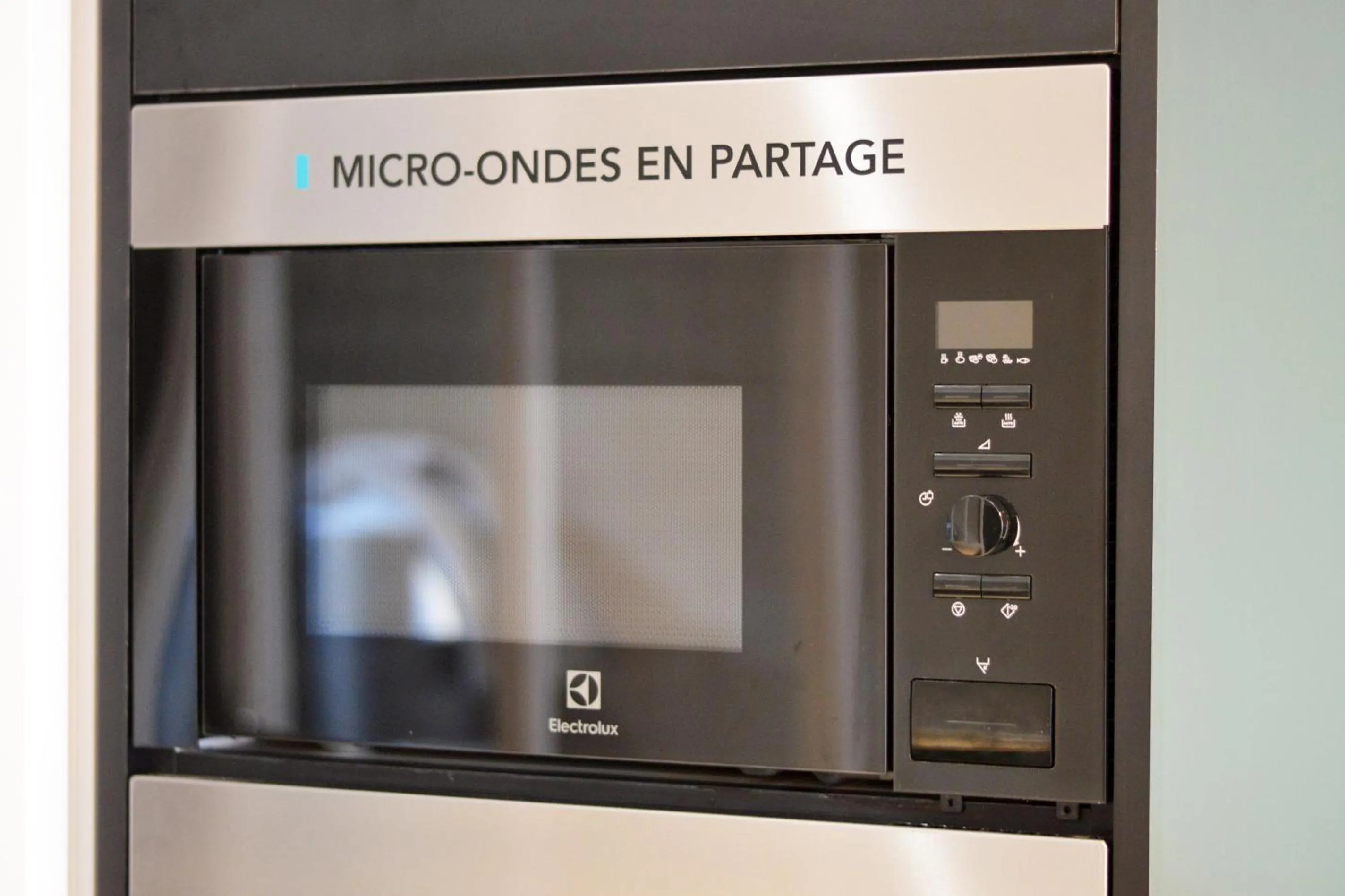 Communal kitchen in Résidence Little Sévigné