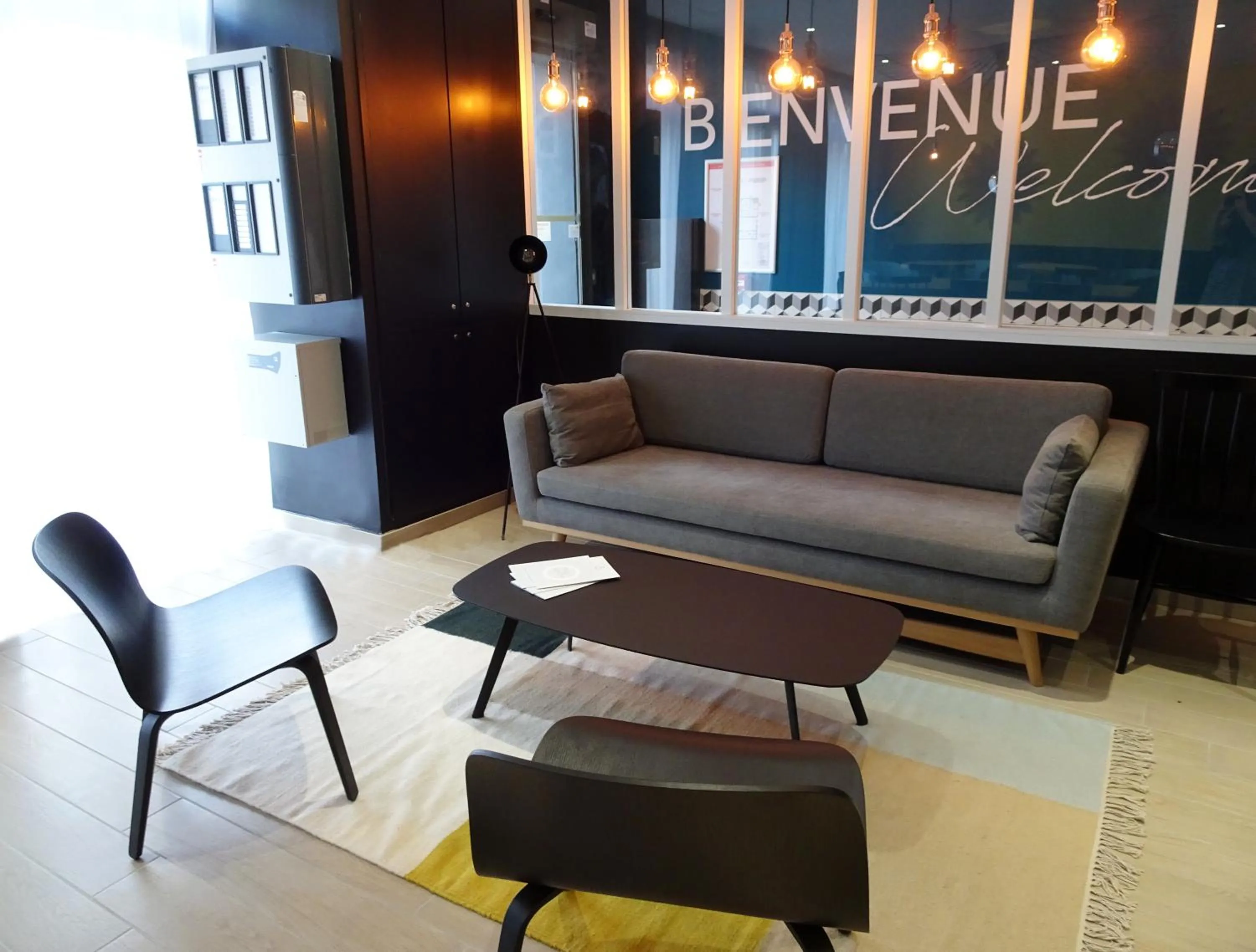 Communal lounge/ TV room in Résidence Little Sévigné