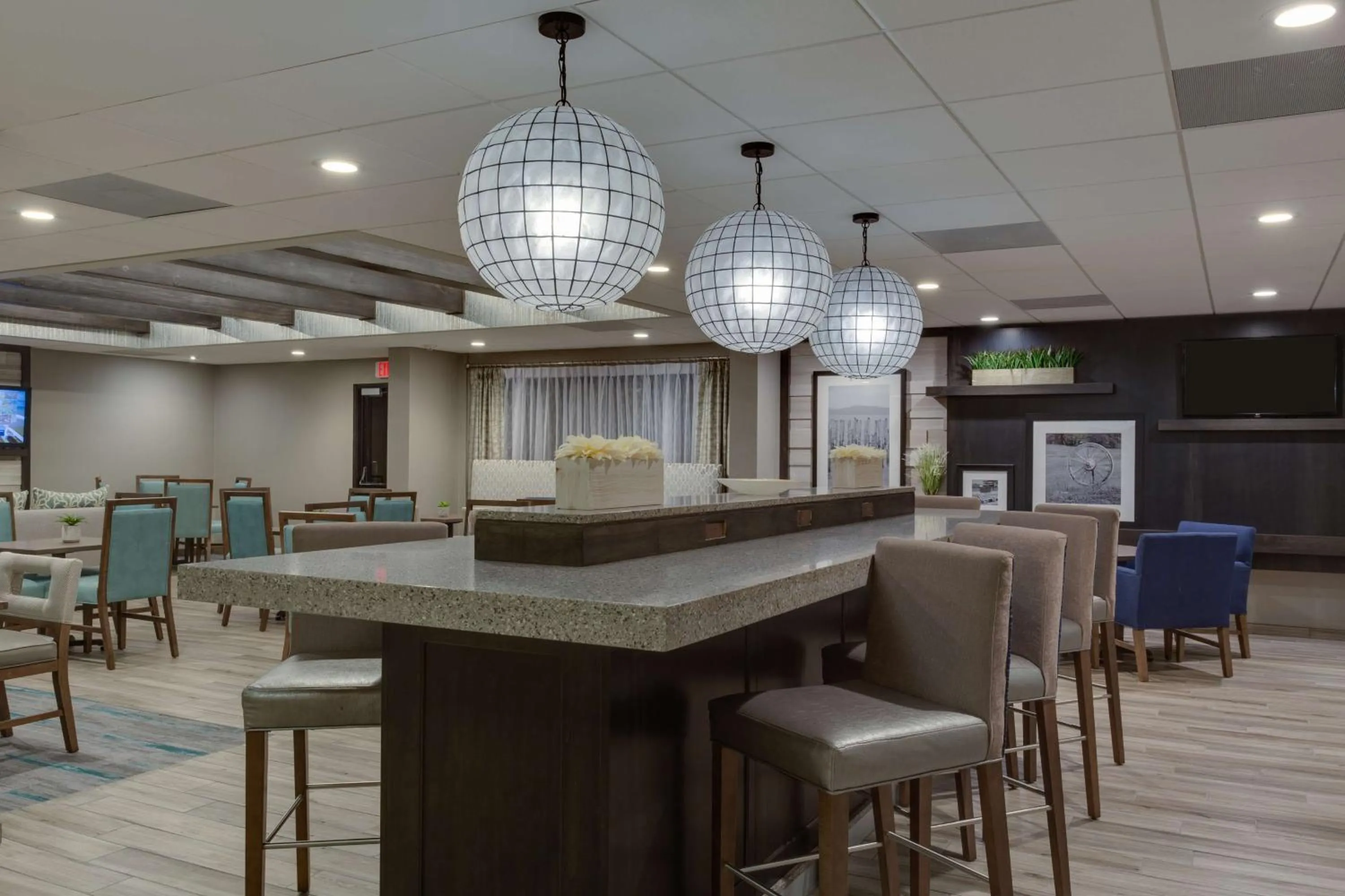 Lobby or reception in Hampton Inn Harbourgate