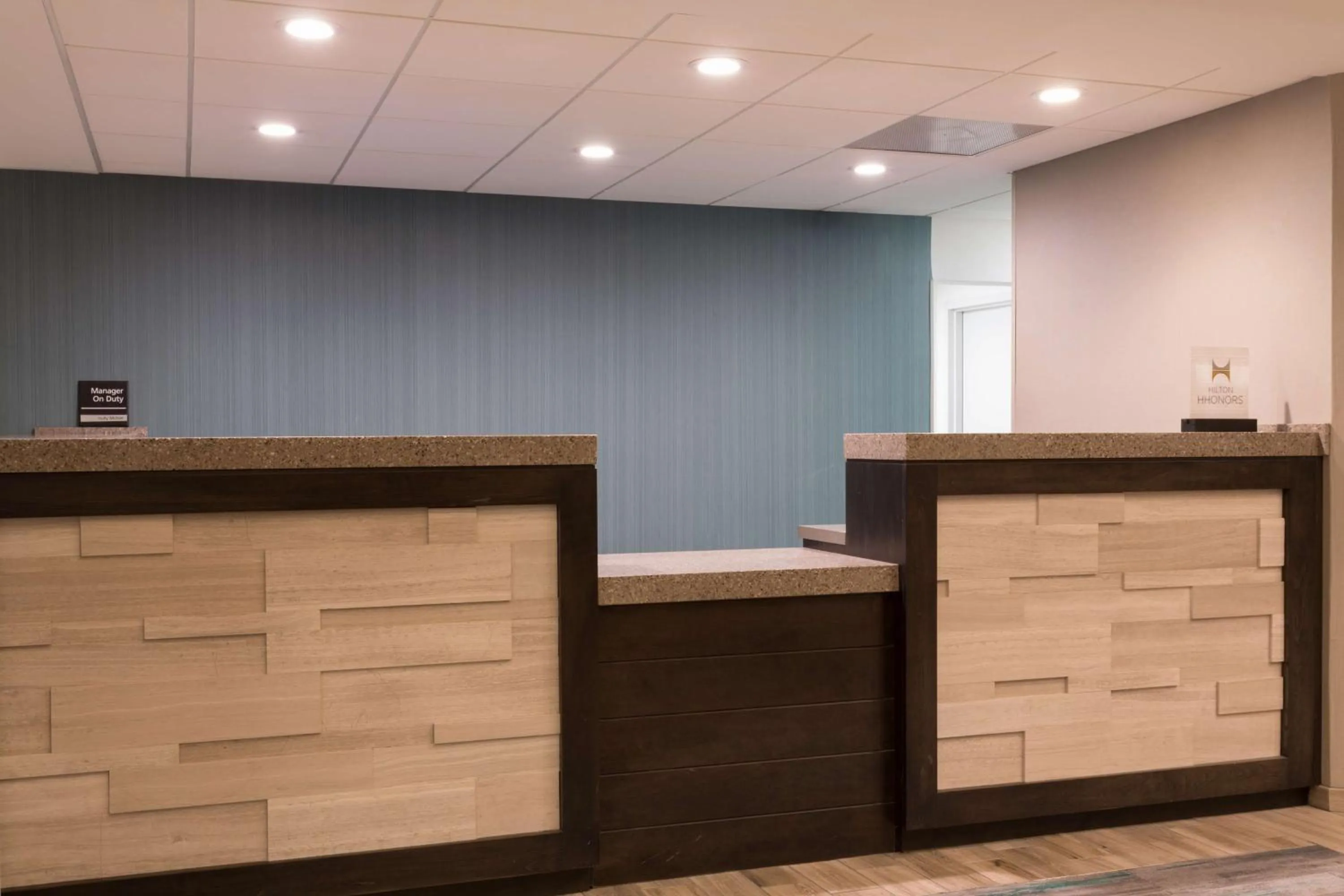 Lobby or reception in Hampton Inn Harbourgate