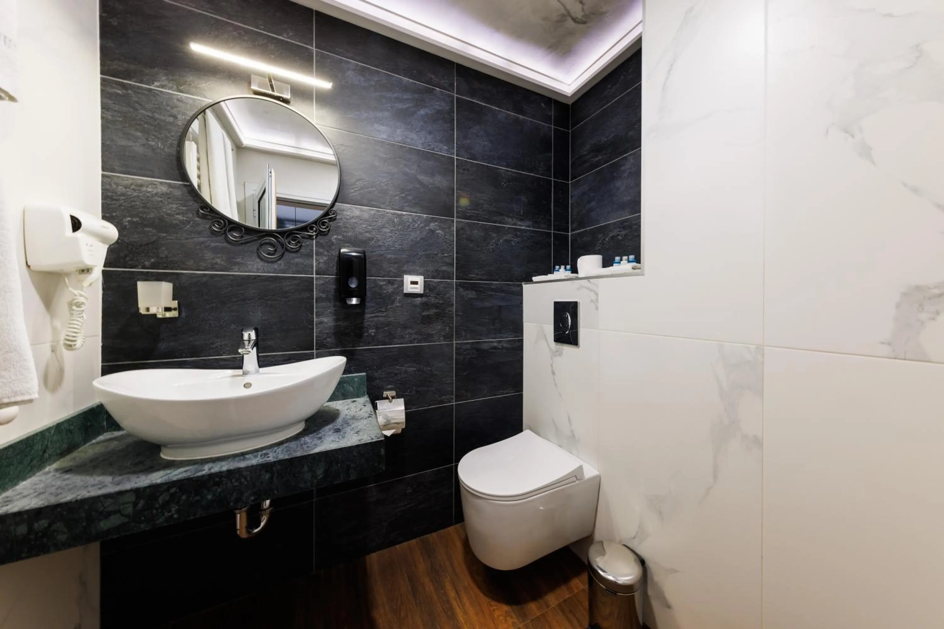 Avenue Hotel - Free Parking