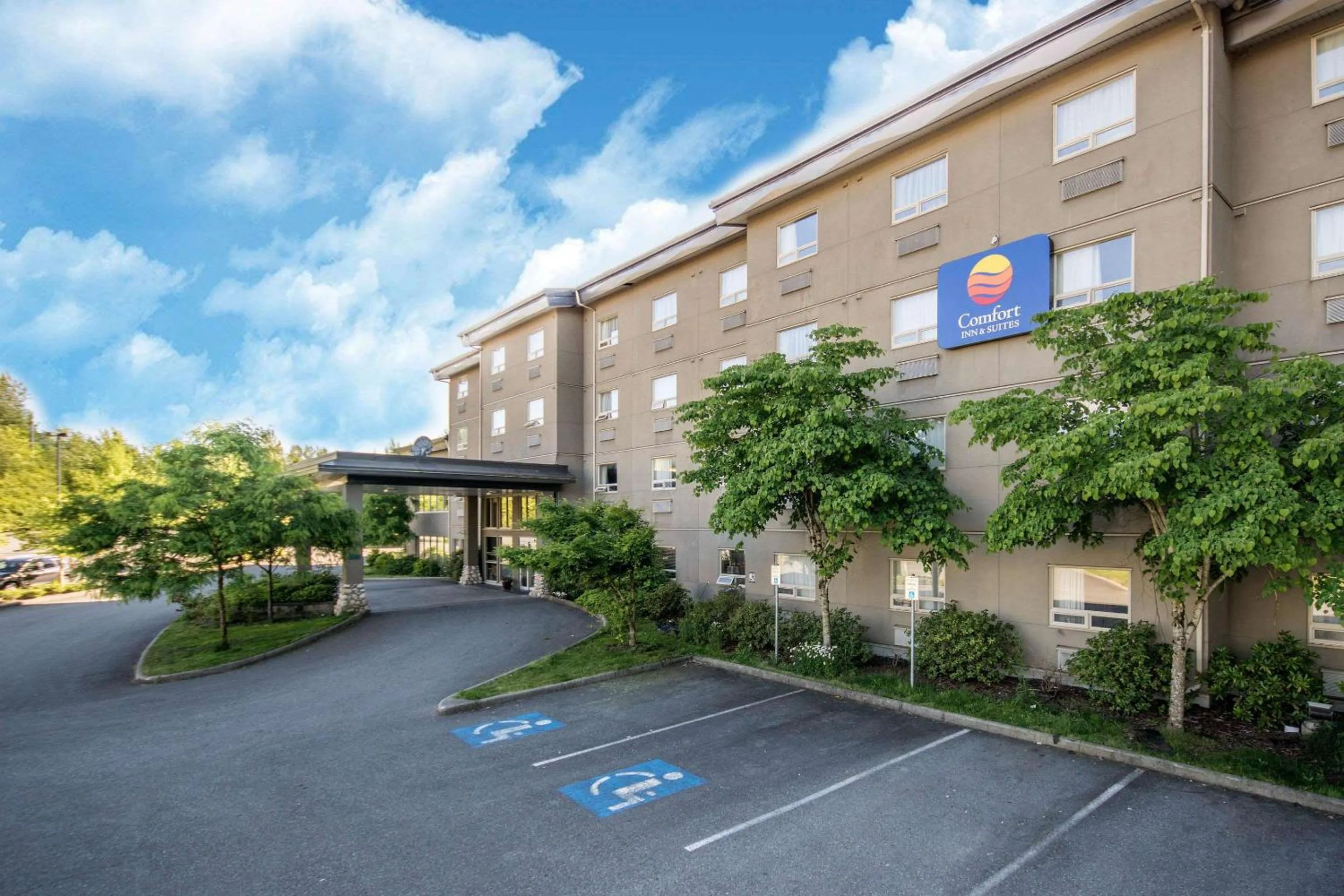Property building in Comfort Inn & Suites