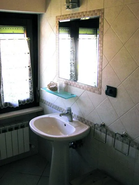 Bathroom in Albergo Le 2 Rose
