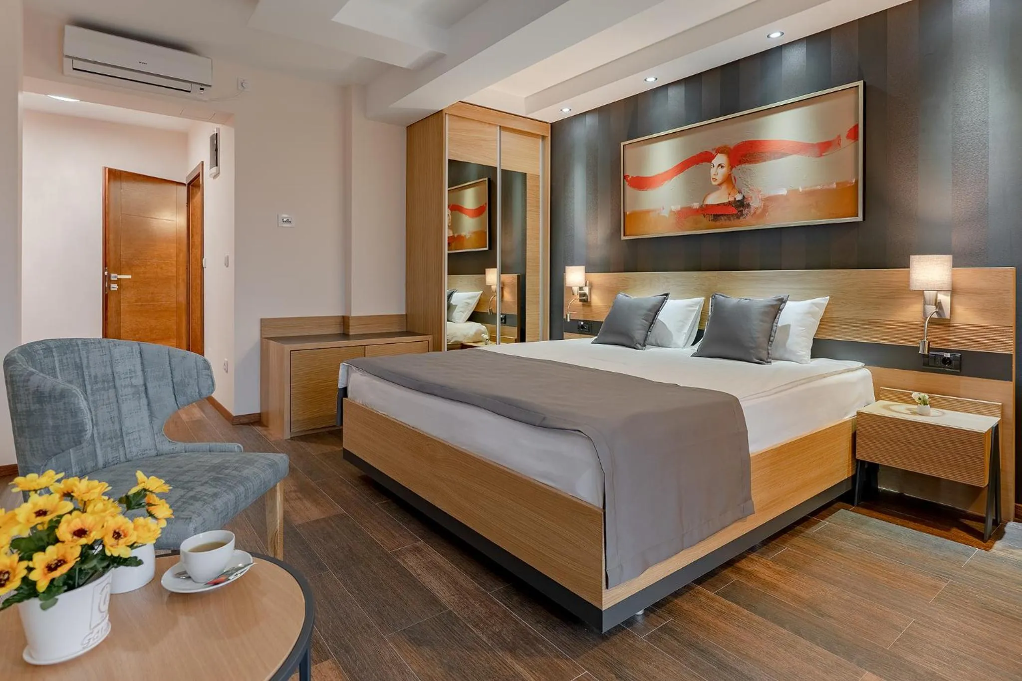 Bed in Rubicon Garni Hotel