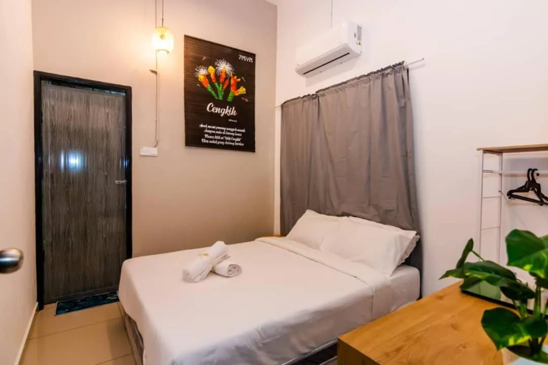 Bed in The Best Hotel in Bayan Lepas - THE LOV PENANG