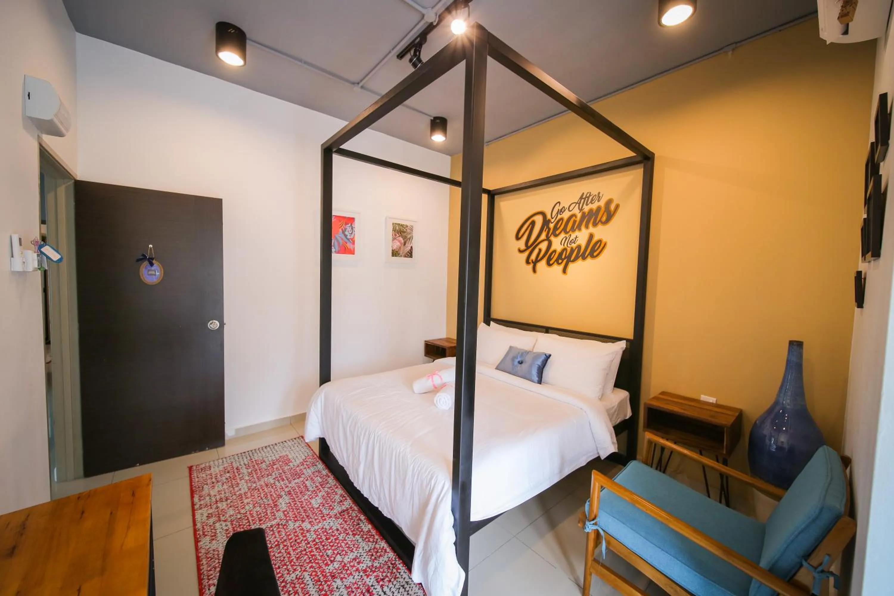 Bed in The Best Hotel in Bayan Lepas - THE LOV PENANG