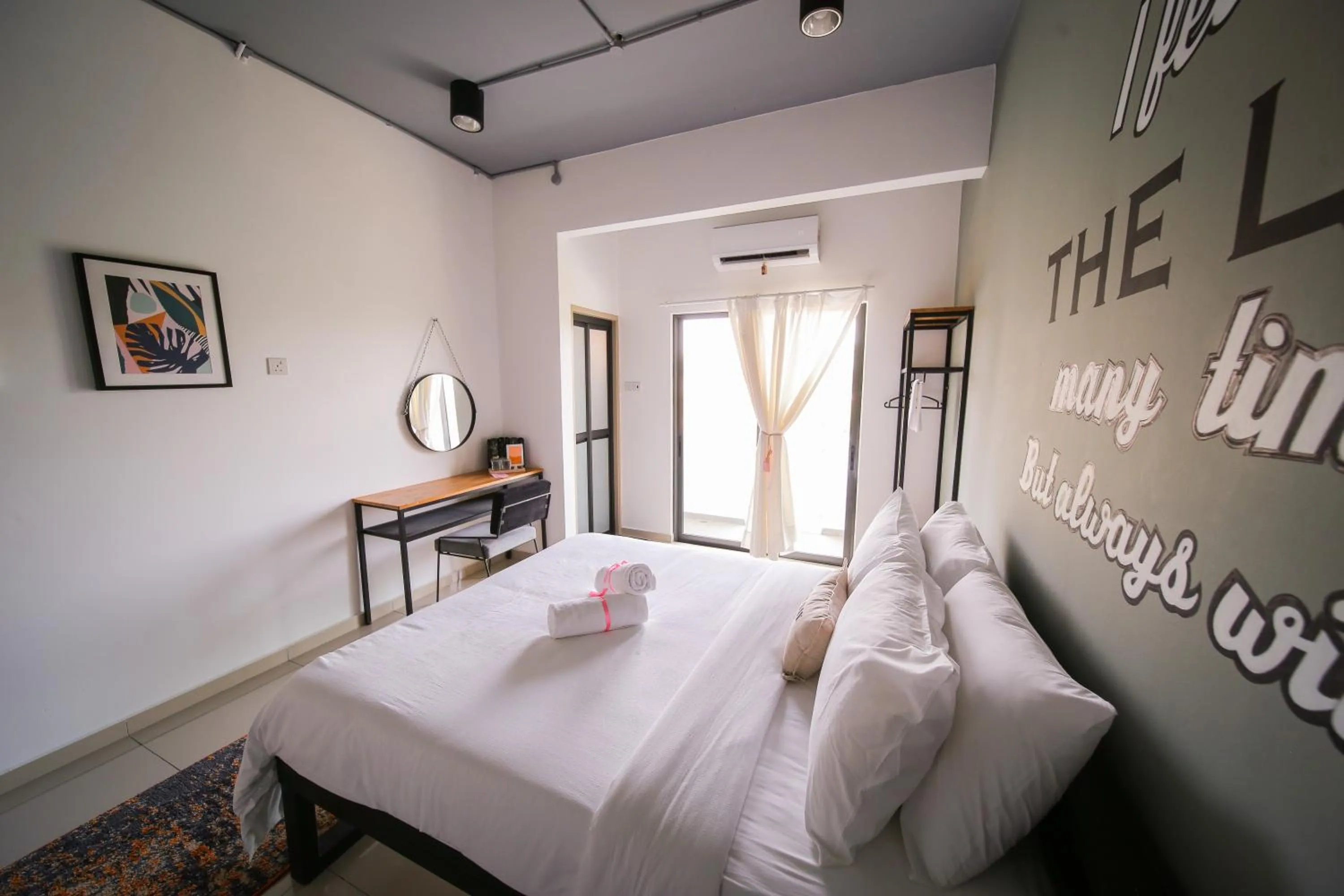 Bed in The Best Hotel in Bayan Lepas - THE LOV PENANG