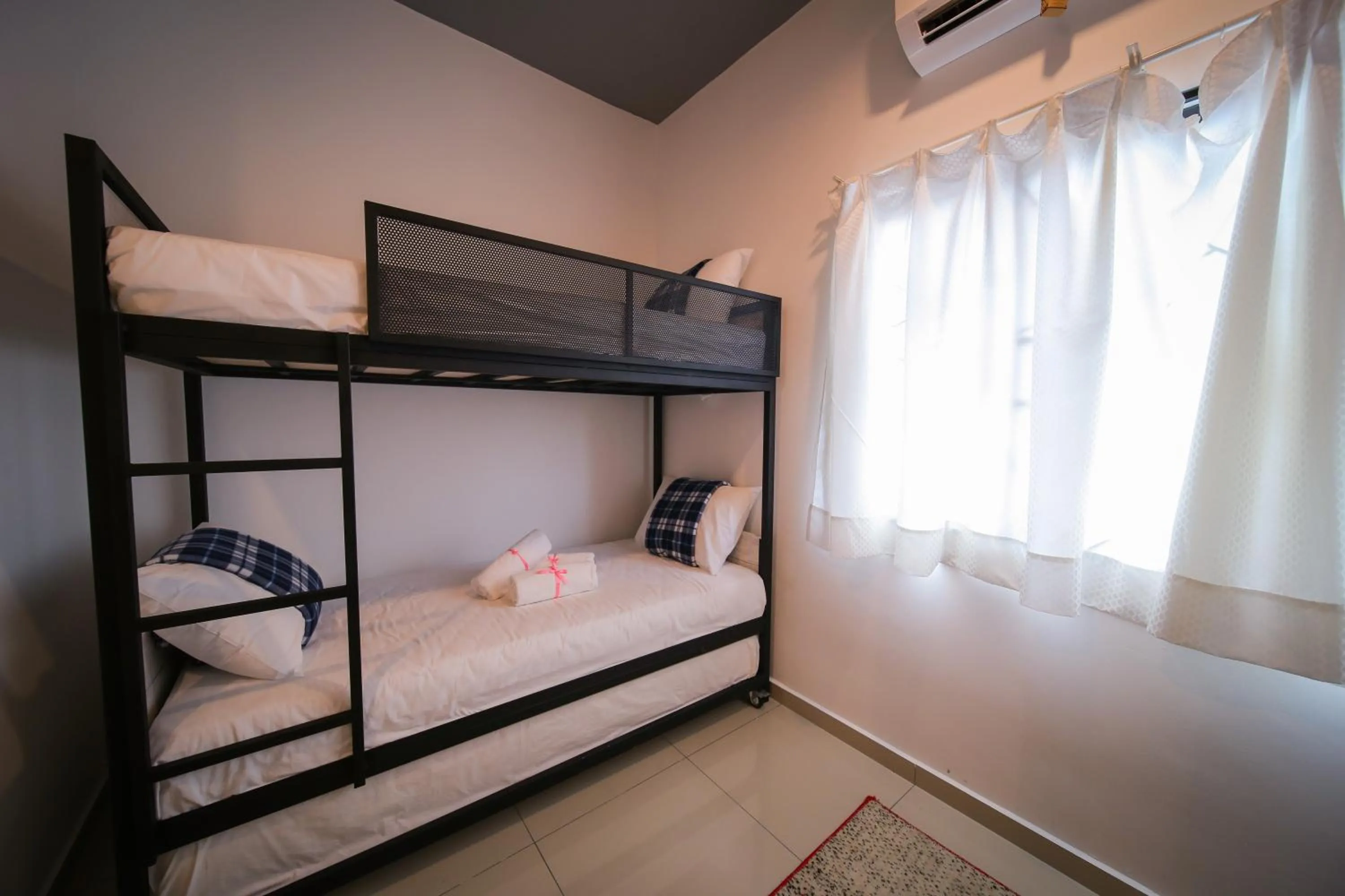 Bed in The Best Hotel in Bayan Lepas - THE LOV PENANG