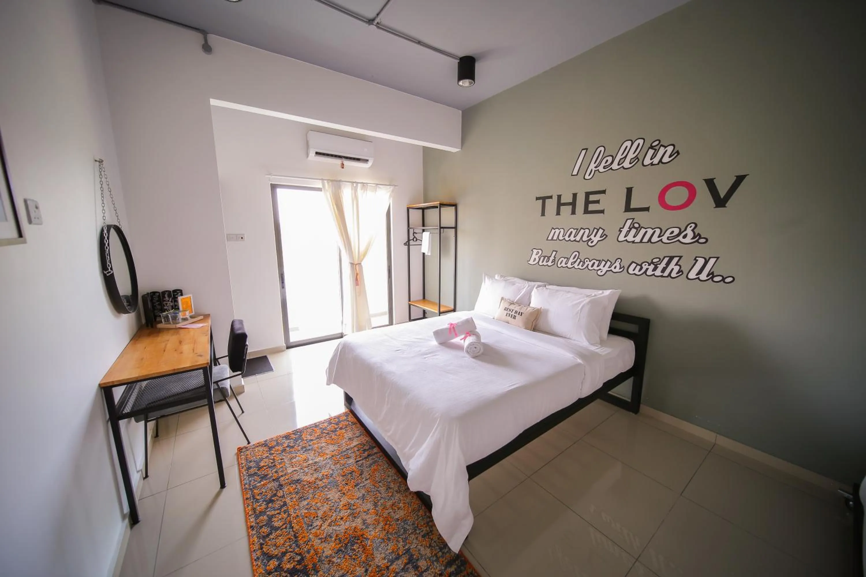 Bed in The Best Hotel in Bayan Lepas - THE LOV PENANG