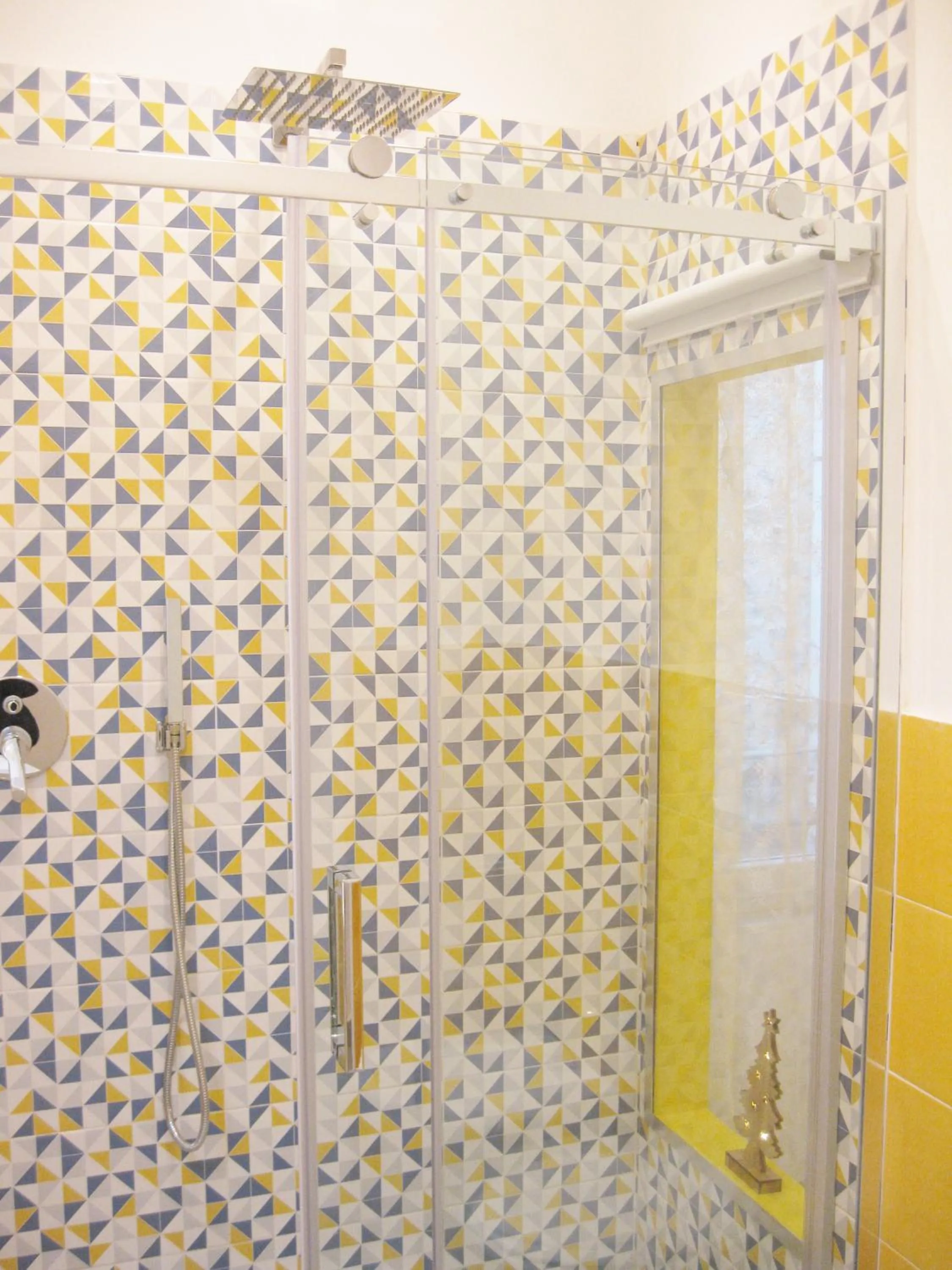 Shower in B&B Lemon Flats