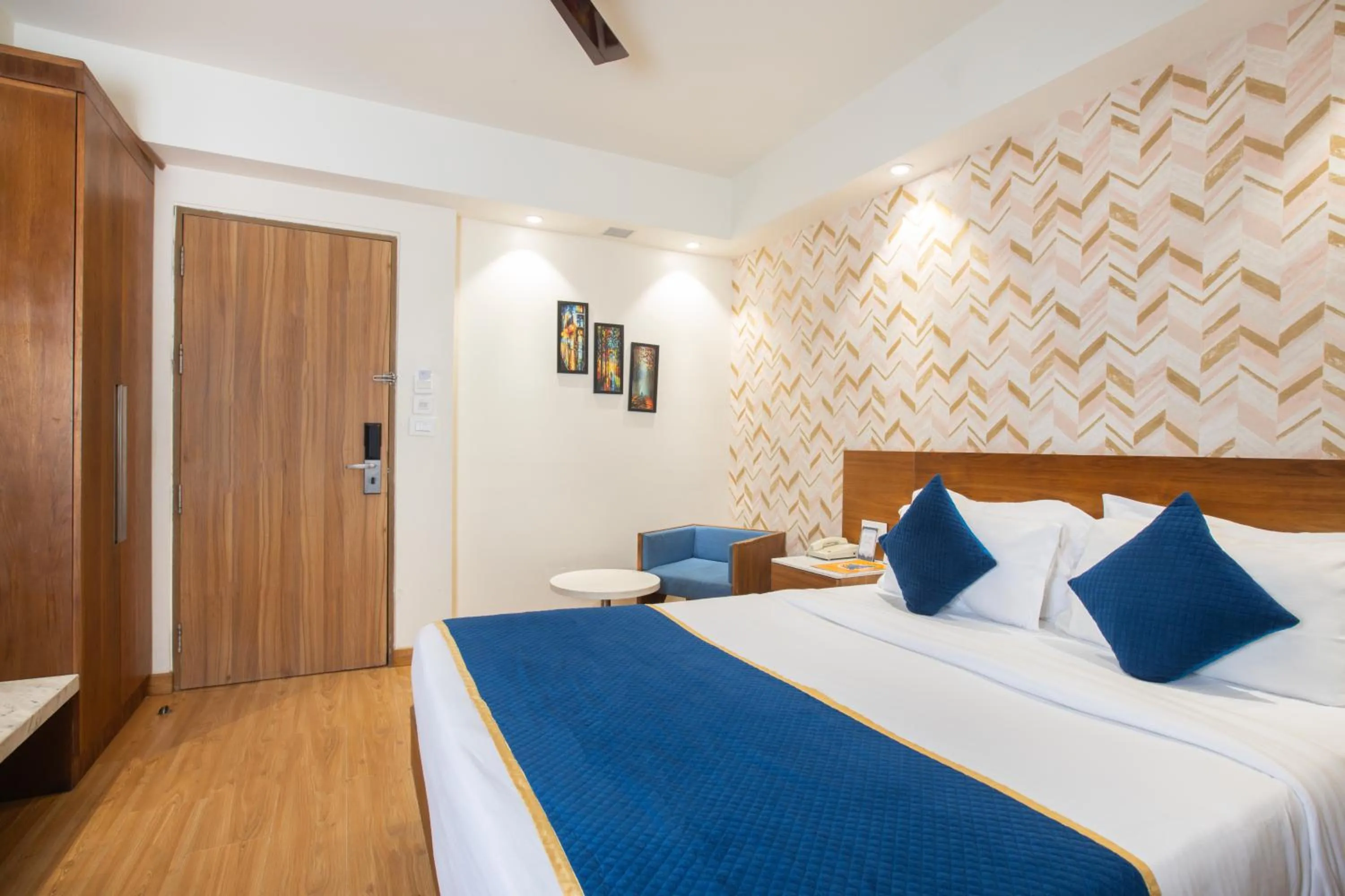 Bed in The Orion Plaza - Nehru Place