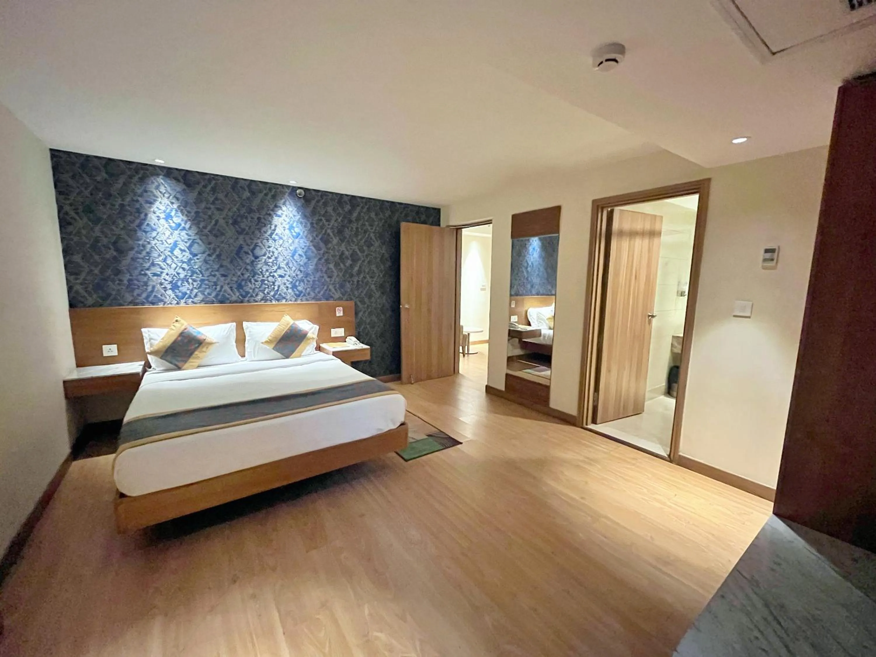 Bed in The Orion Plaza - Nehru Place