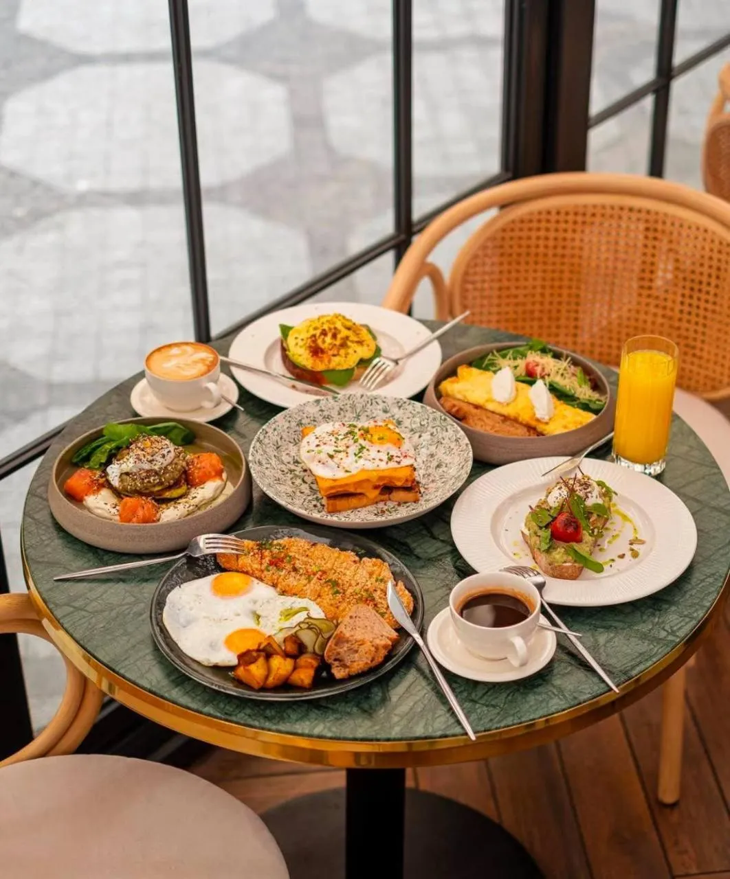 Restaurant/places to eat in Hotel Donald