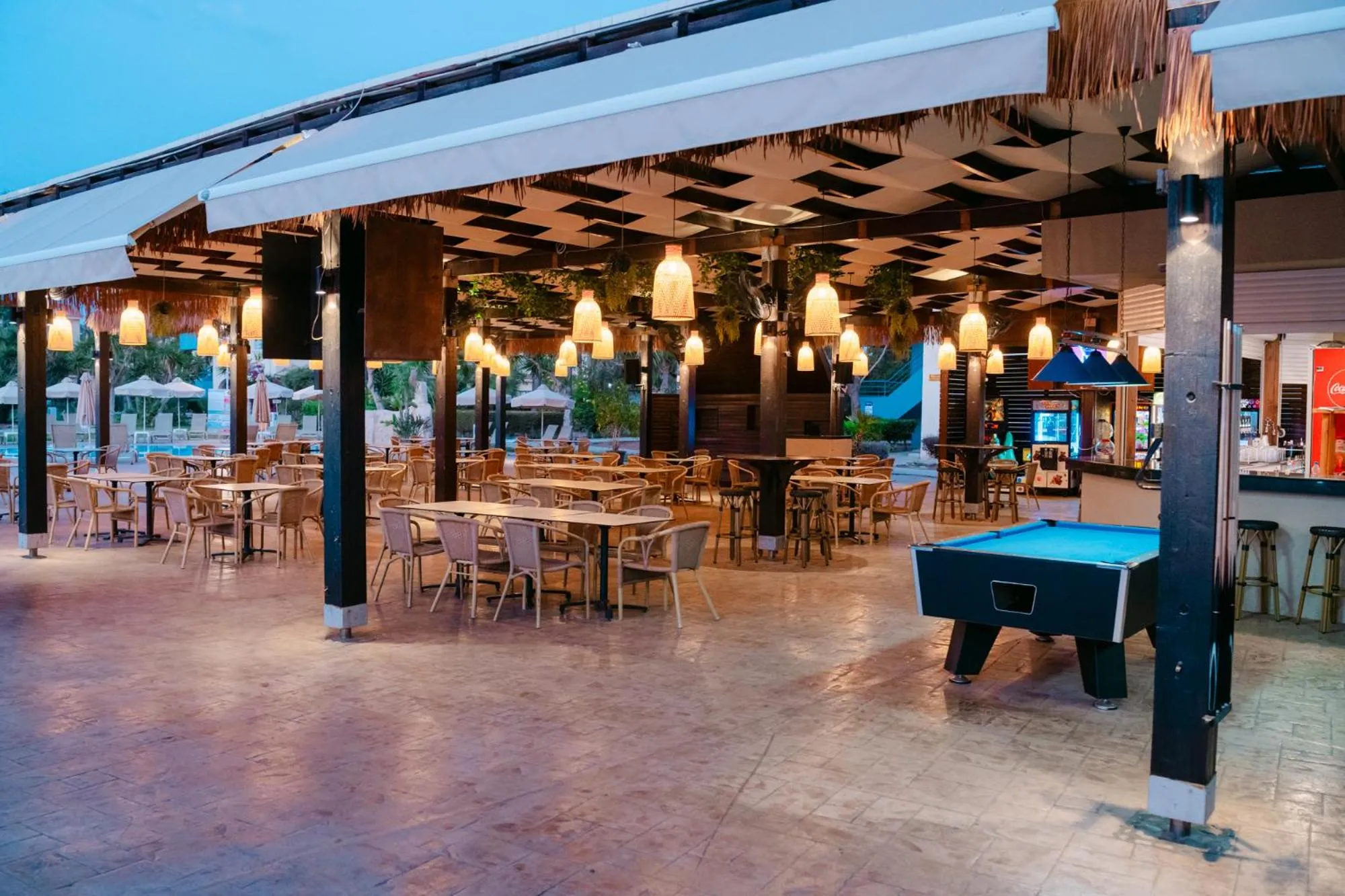 Restaurant/places to eat in Makronisos Village