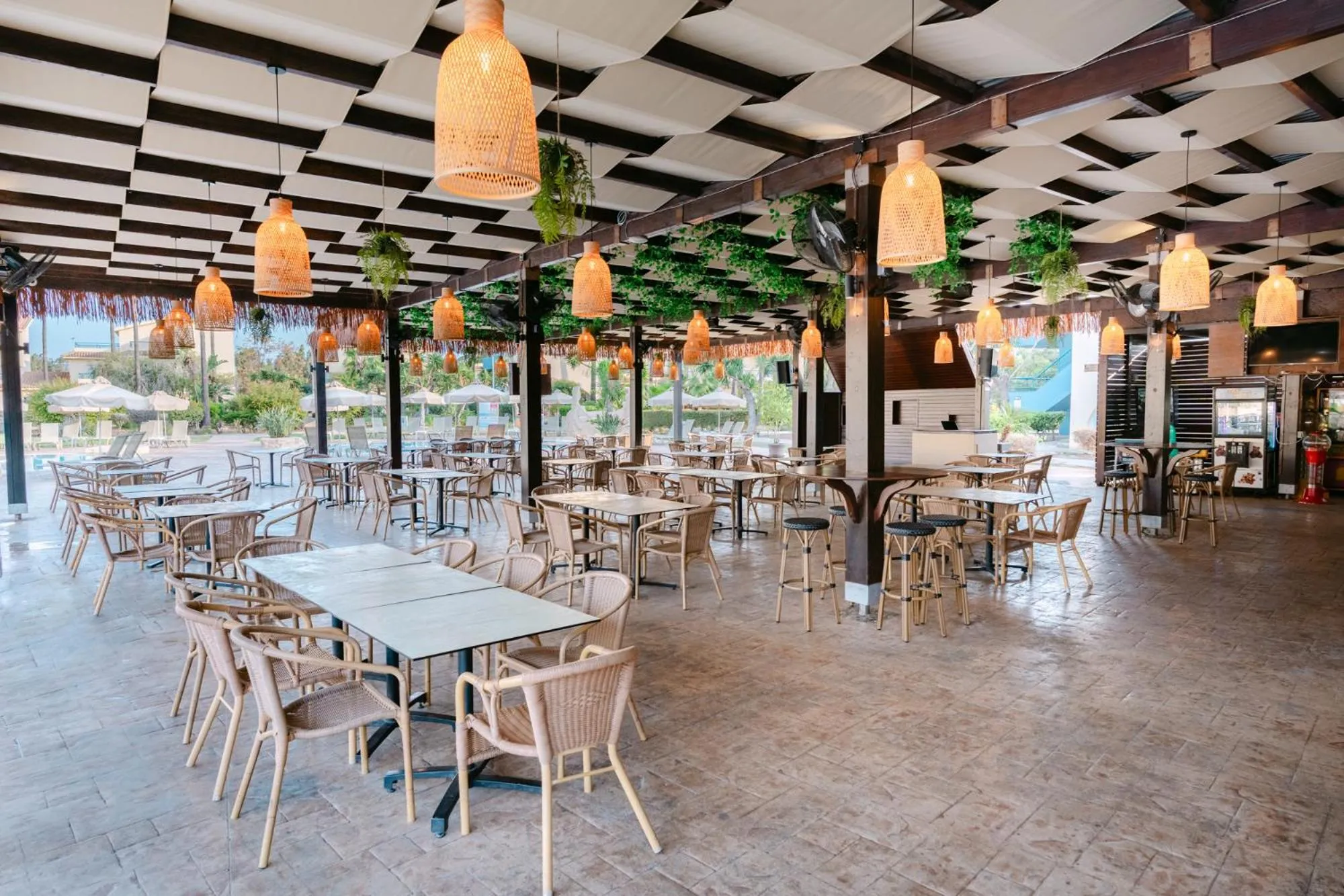 Restaurant/places to eat in Makronisos Village