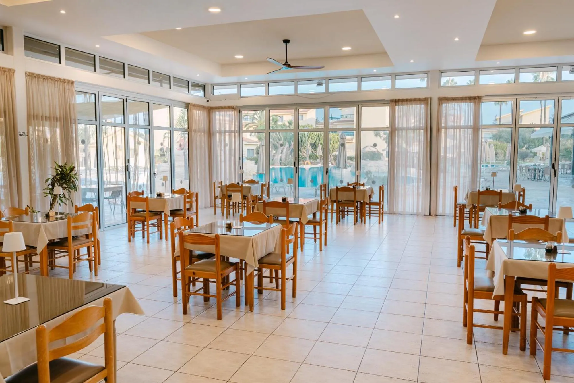 Restaurant/places to eat in Makronisos Village