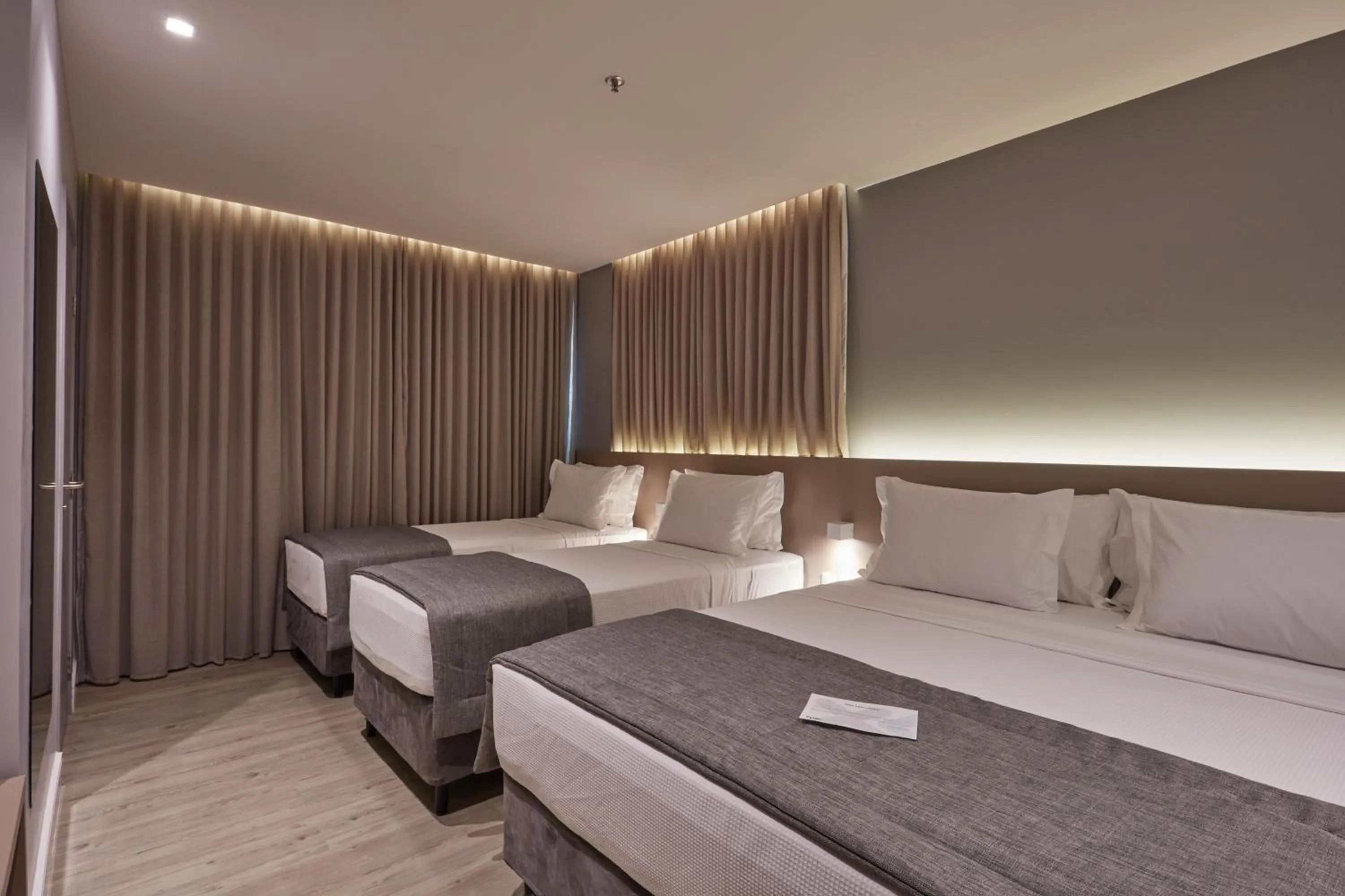 Bedroom, Bed in Flix Hotel