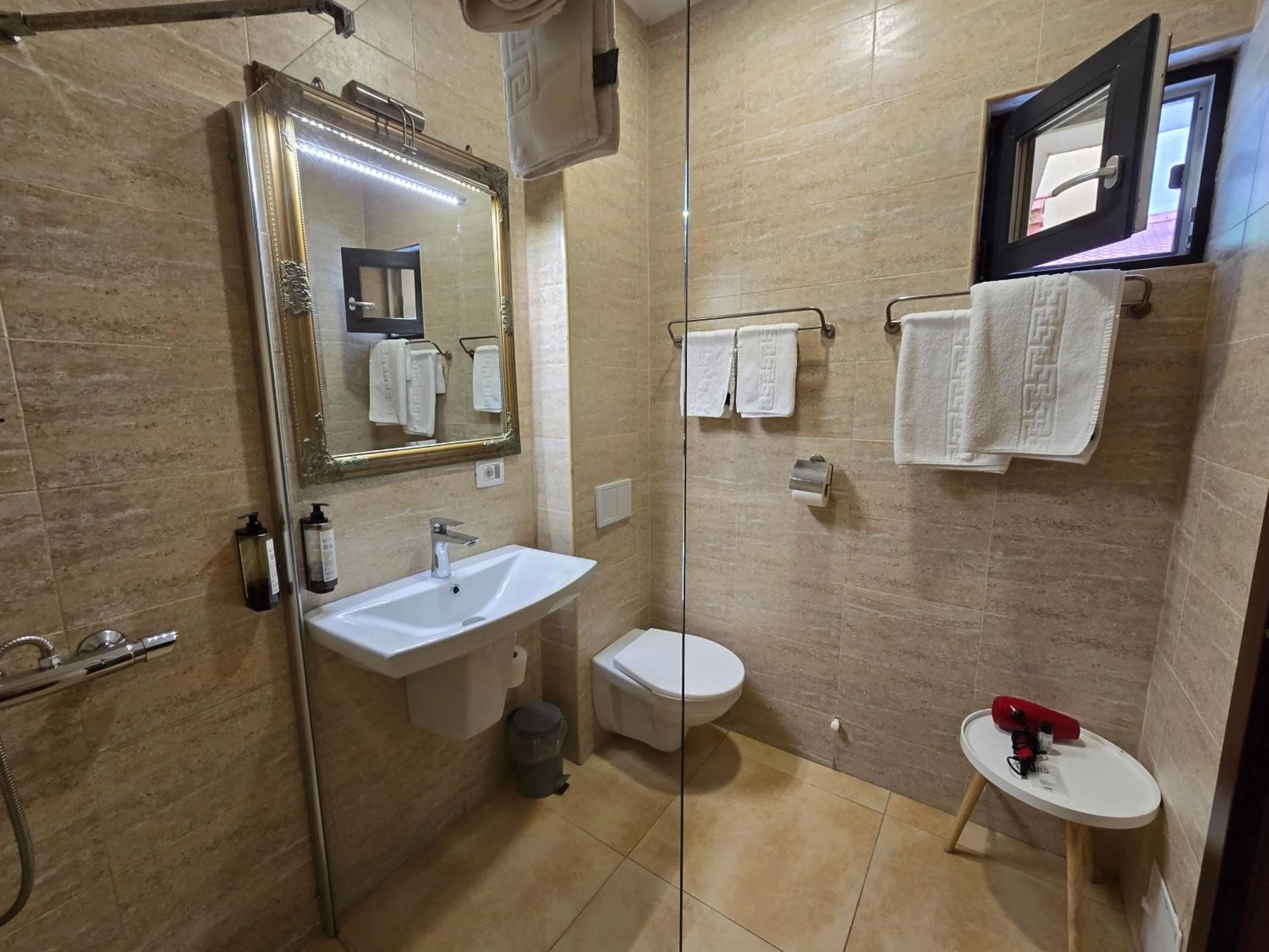 Bathroom in Poet Palace Bucharest