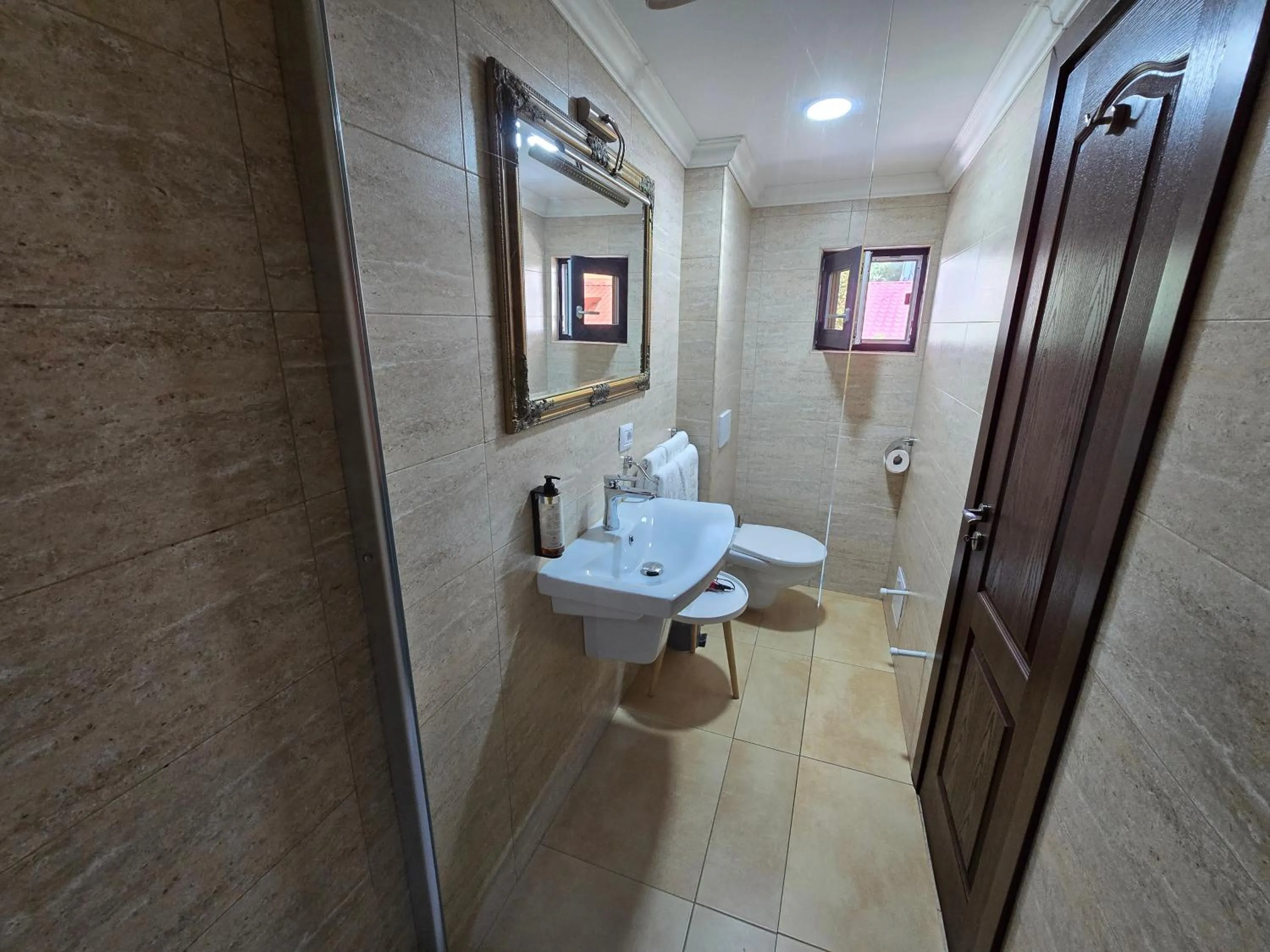 Bathroom in Poet Palace Bucharest