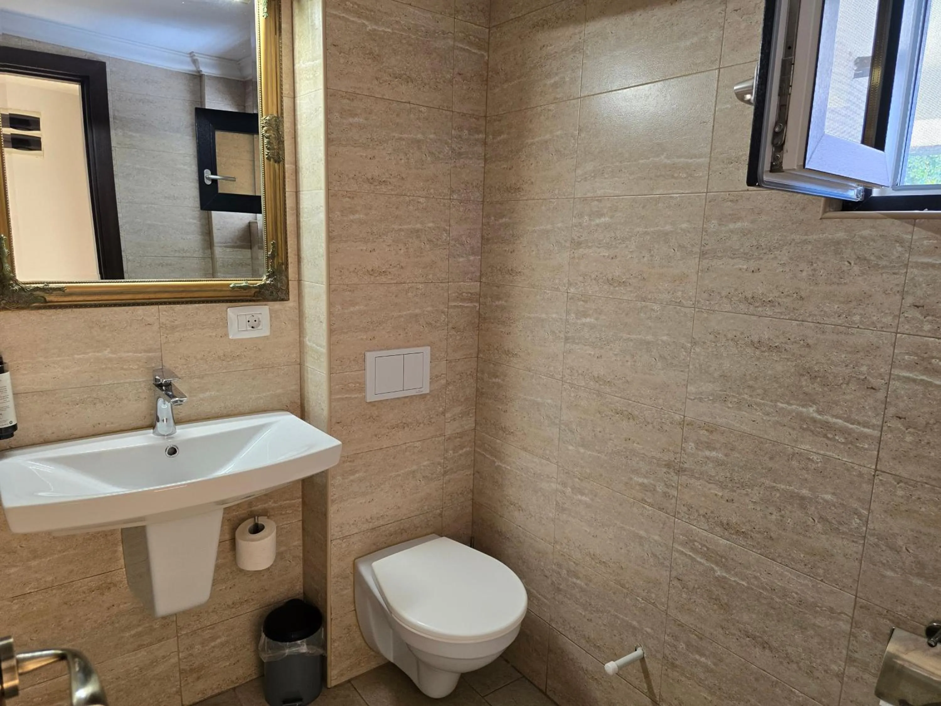 Bathroom in Poet Palace Bucharest